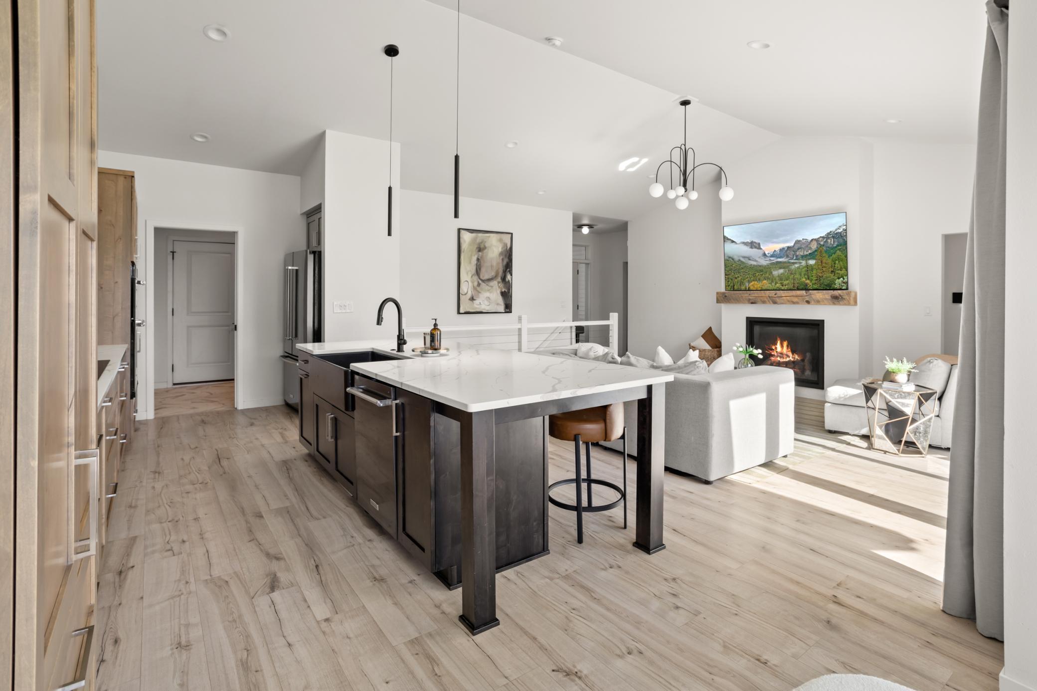 2022 single family home for sale at 7902 Firefly Lane in Horace, ND — 5 bed, 3 bath (photo 16 of 57)