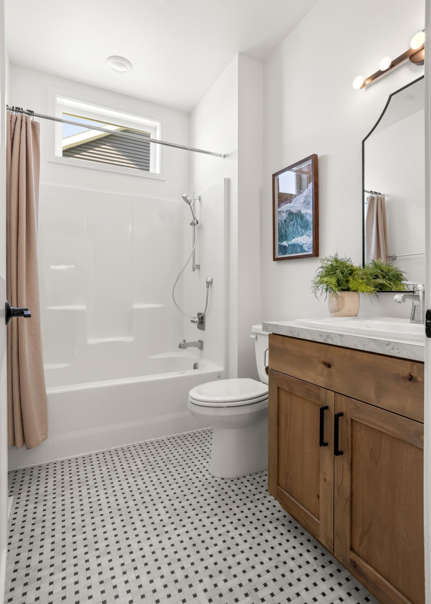 2022 single family home for sale at 7902 Firefly Lane in Horace, ND — 5 bed, 3 bath (photo 28 of 57)
