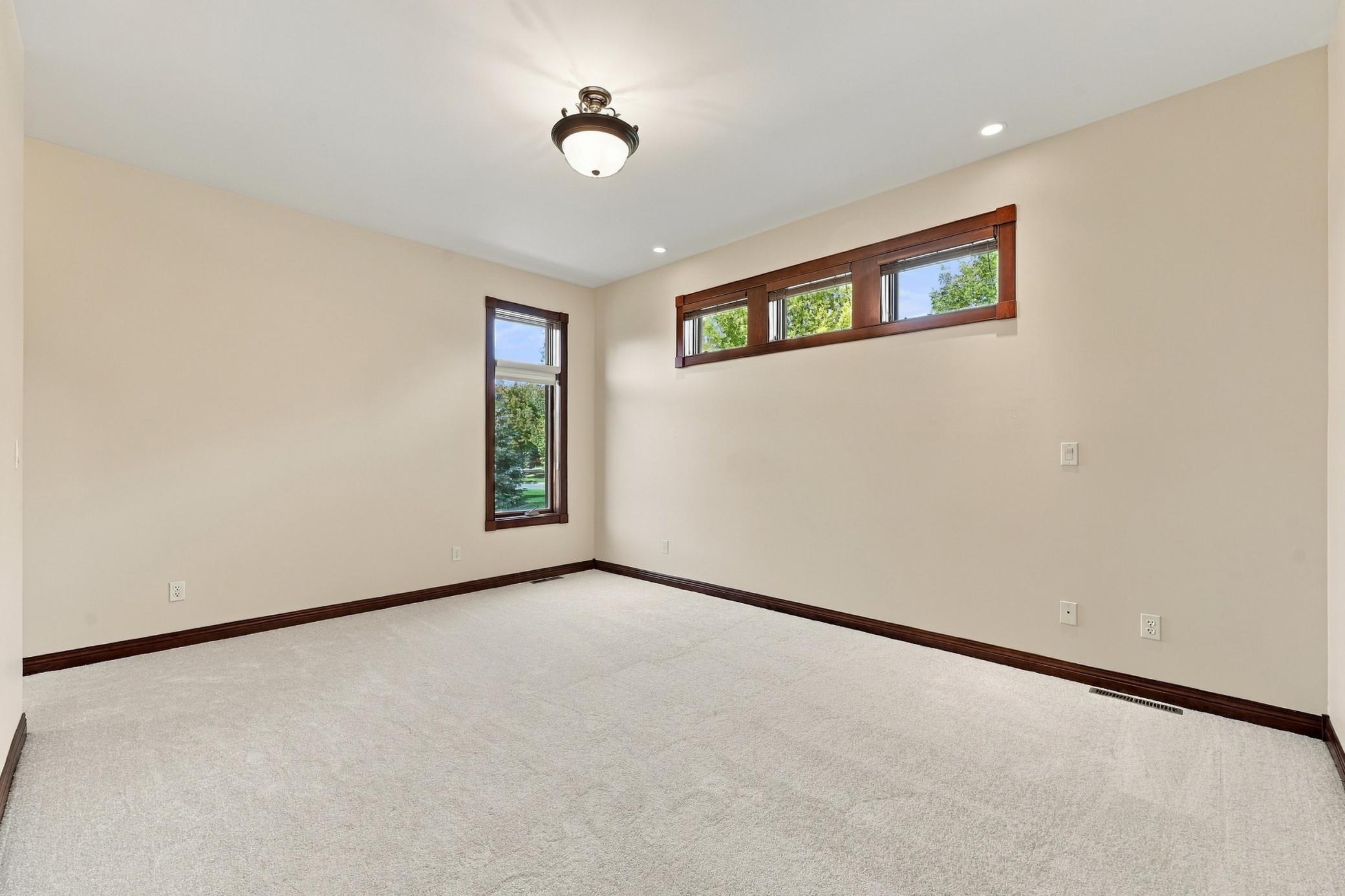 2006 twin home for sale at 6212 14th Street S in Fargo, ND — 4 bed, 3 bath (photo 19 of 55)