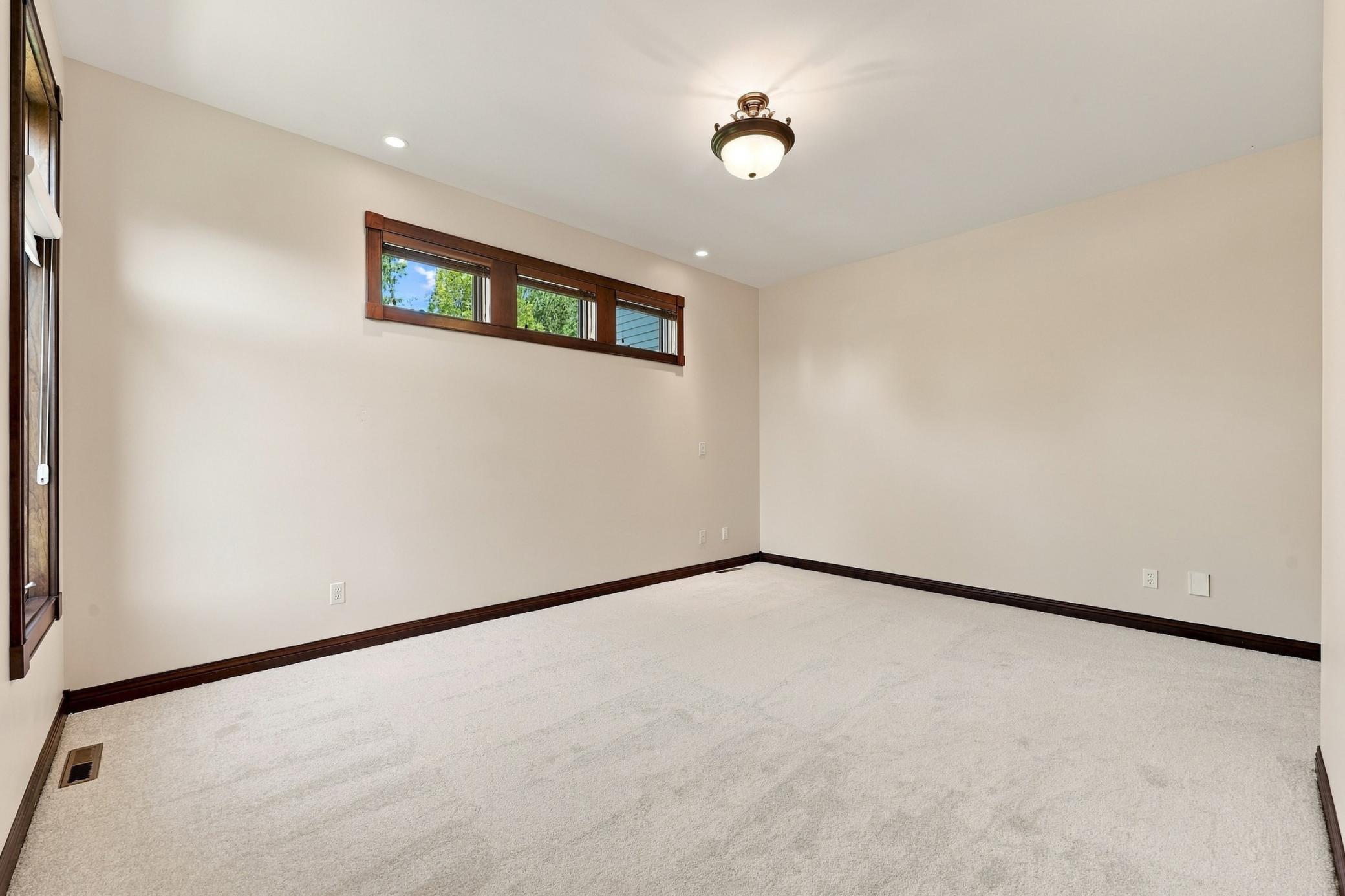 2006 twin home for sale at 6212 14th Street S in Fargo, ND — 4 bed, 3 bath (photo 21 of 55)