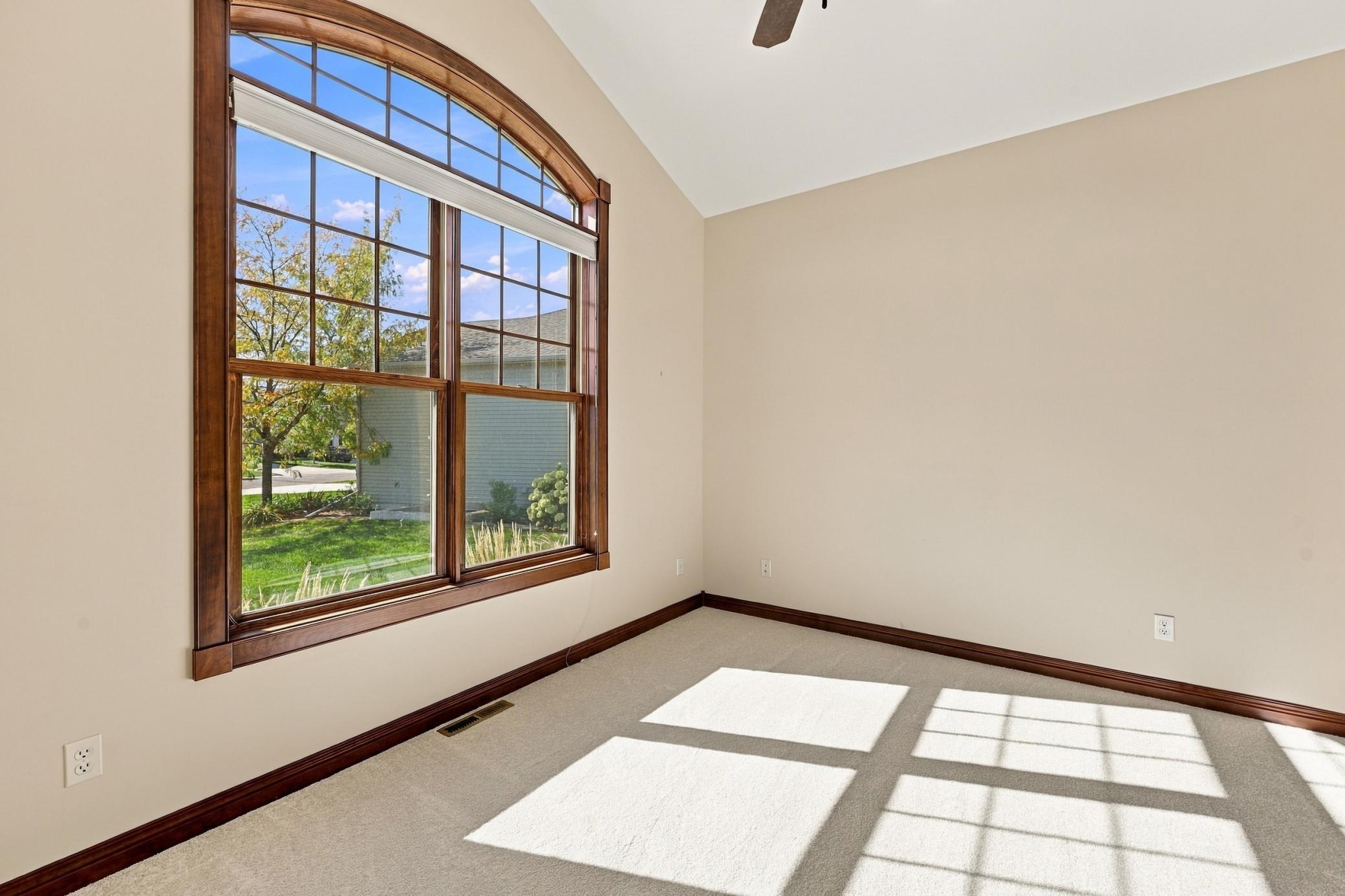 2006 twin home for sale at 6212 14th Street S in Fargo, ND — 4 bed, 3 bath (photo 26 of 55)