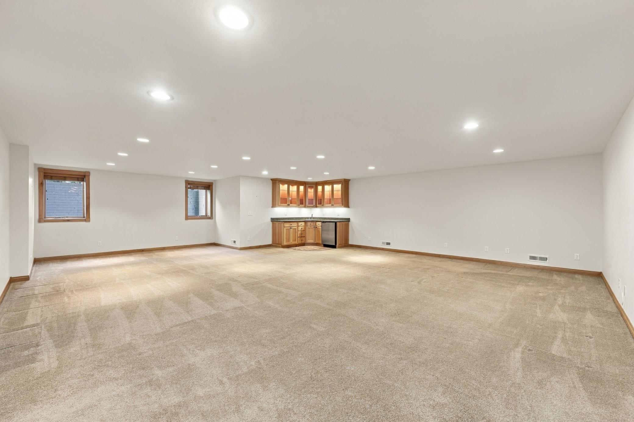 2006 twin home for sale at 6212 14th Street S in Fargo, ND — 4 bed, 3 bath (photo 32 of 55)