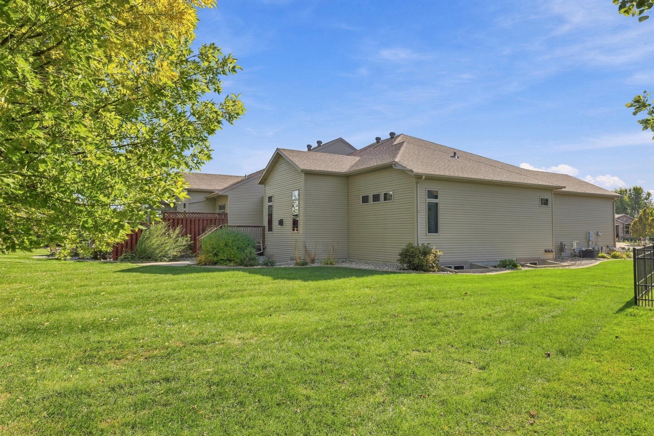 2006 twin home for sale at 6212 14th Street S in Fargo, ND — 4 bed, 3 bath (photo 47 of 55)