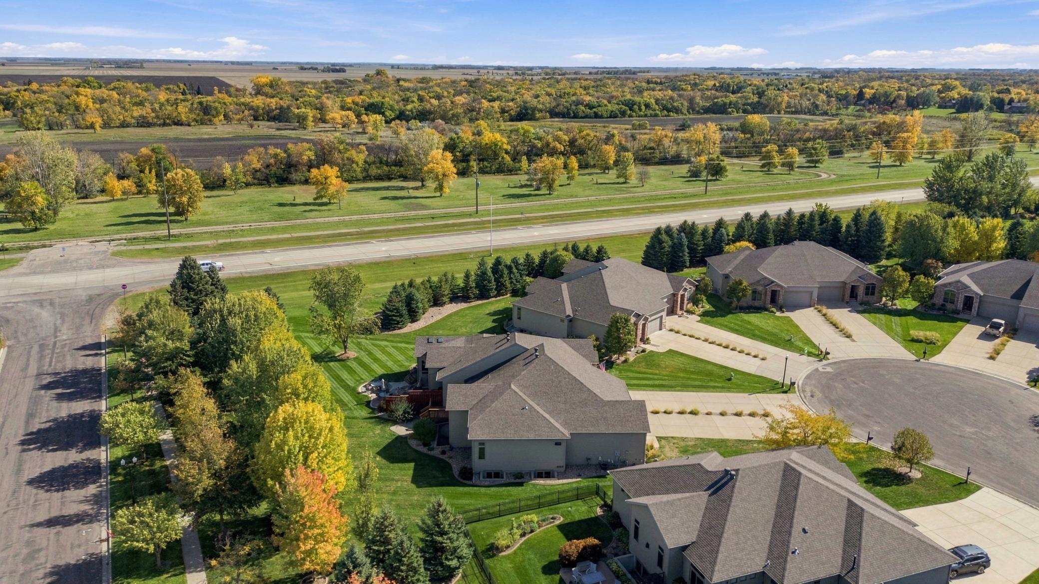 2006 twin home for sale at 6212 14th Street S in Fargo, ND — 4 bed, 3 bath (photo 53 of 55)