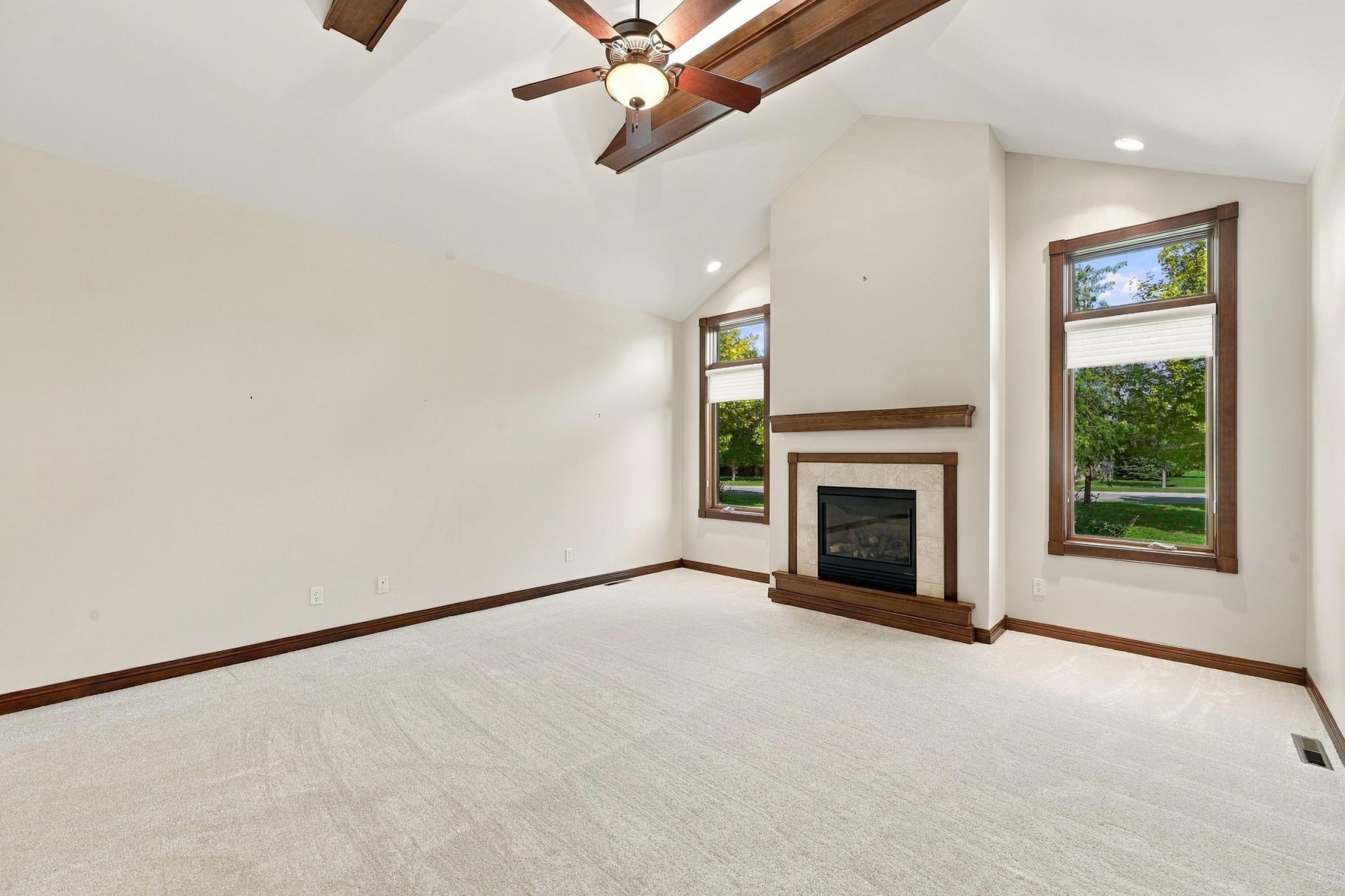 2006 twin home for sale at 6212 14th Street S in Fargo, ND — 4 bed, 3 bath (photo 8 of 55)