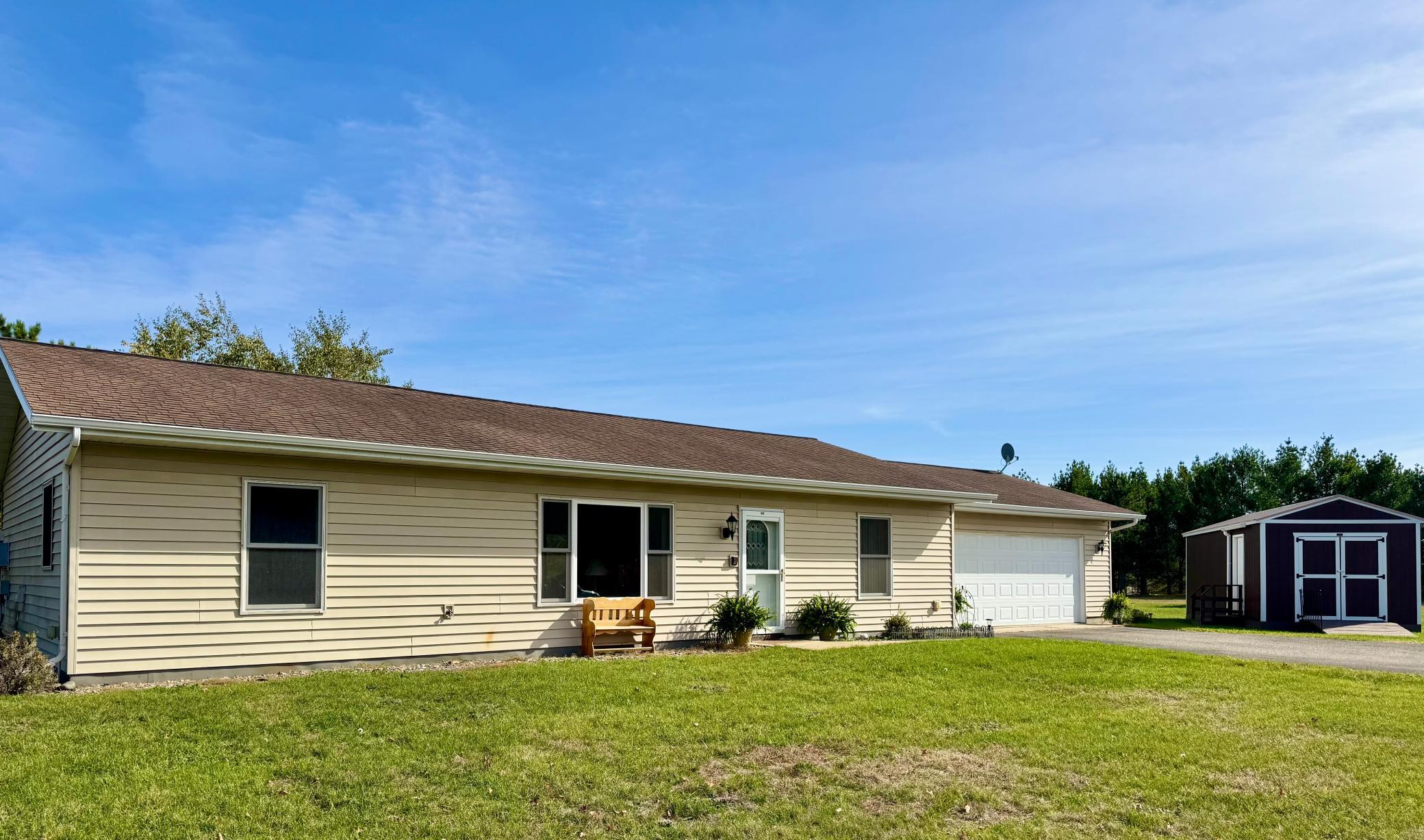 2003 single family home for sale at 21304 Farm View Drive in Park Rapids, MN — 2 bed, 2 bath (photo 2 of 31)