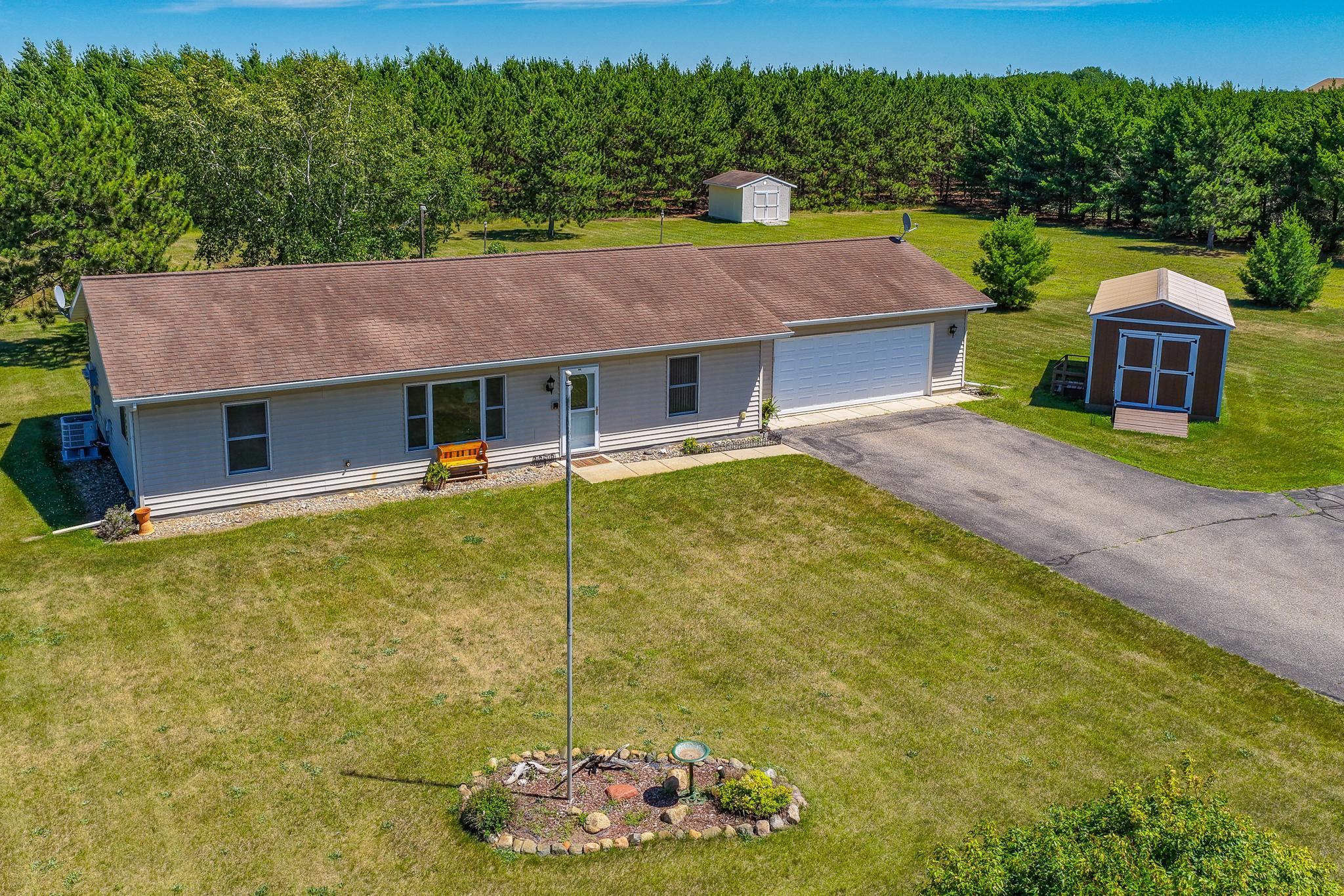 2003 single family home for sale at 21304 Farm View Drive in Park Rapids, MN — 2 bed, 2 bath (photo 7 of 31)