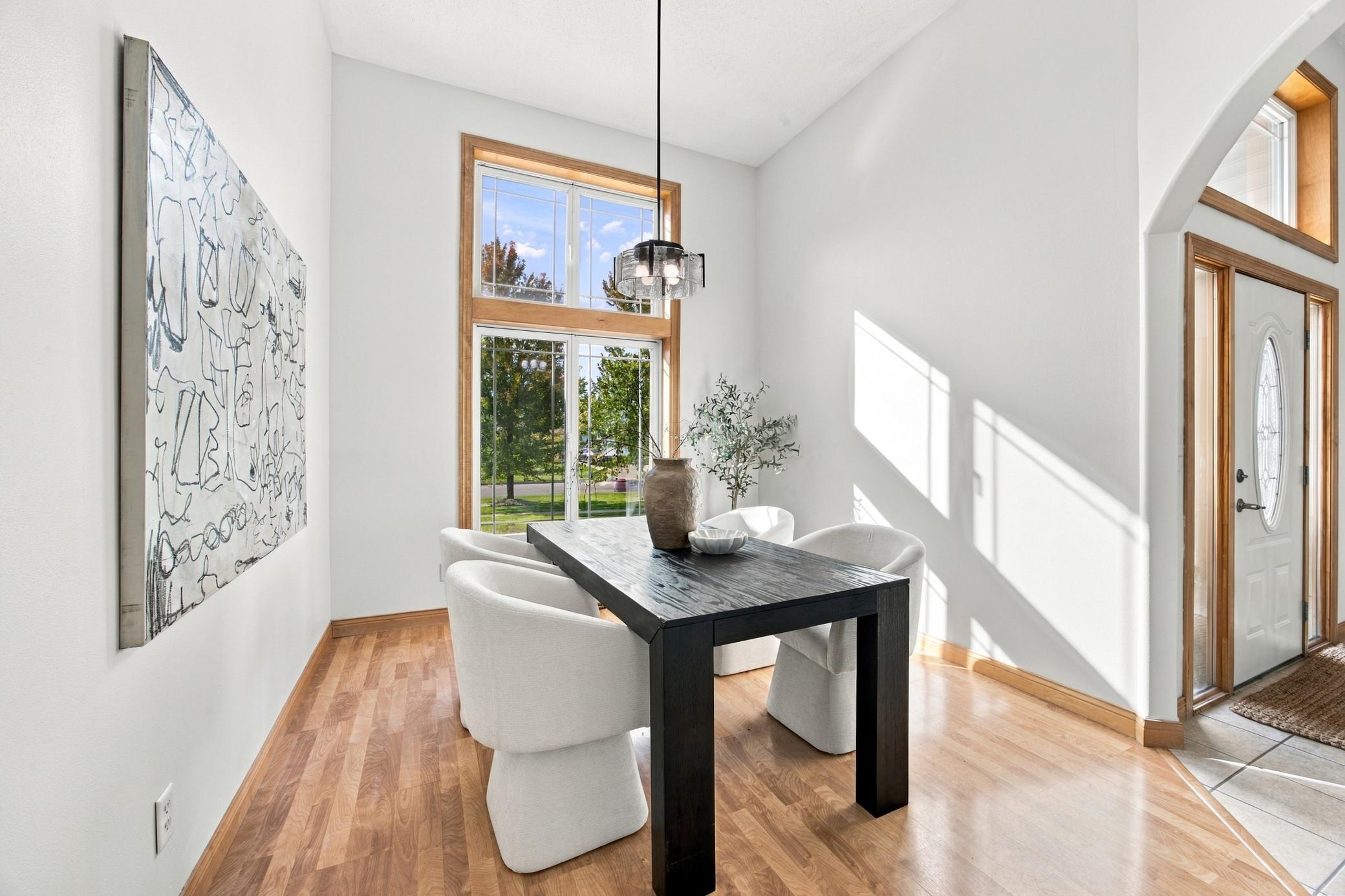 2003 single family home for sale at 718 N Sedona Drive in West Fargo, ND — 5 bed, 3 bath (photo 12 of 54)