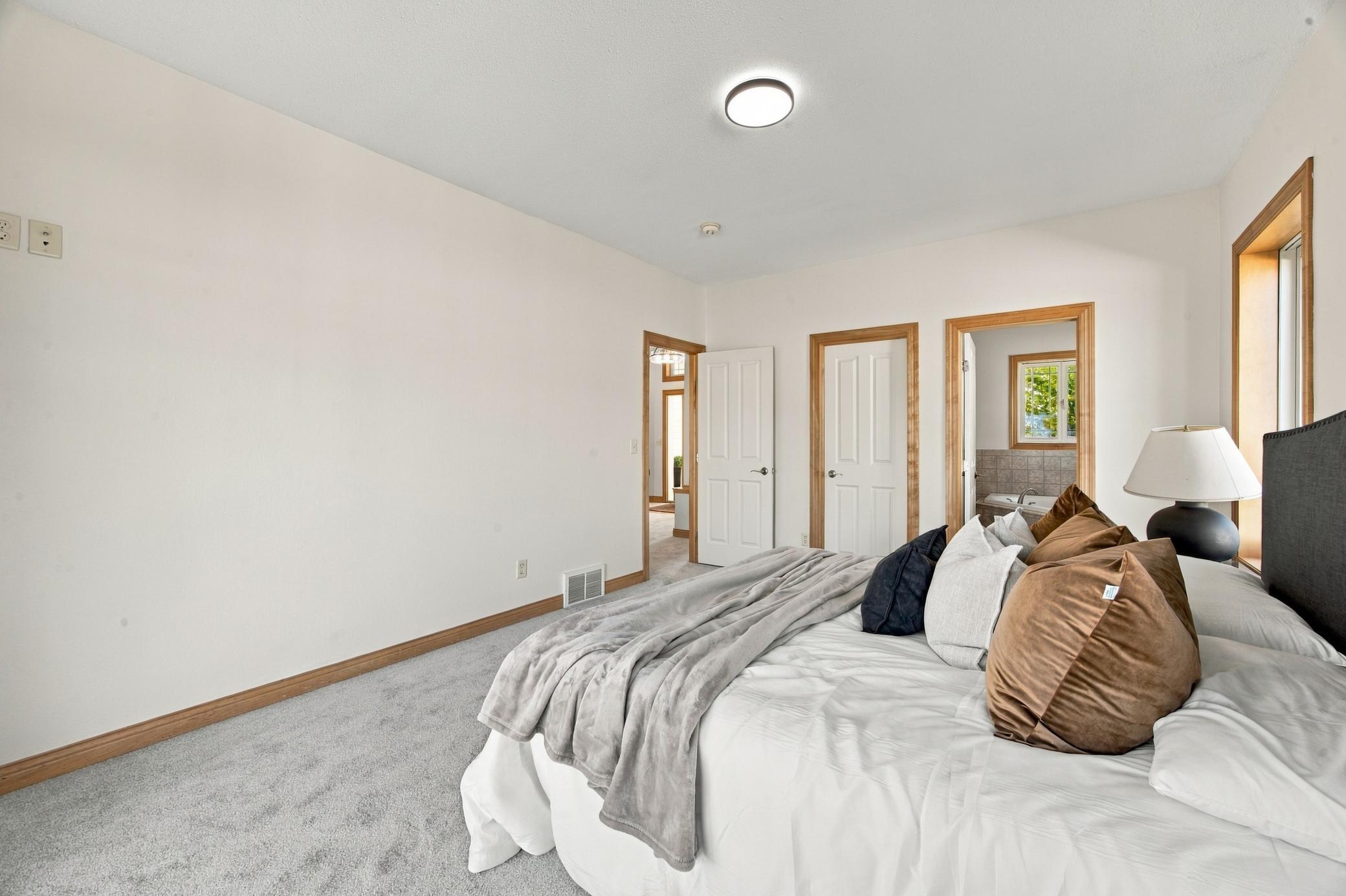 2003 single family home for sale at 718 N Sedona Drive in West Fargo, ND — 5 bed, 3 bath (photo 15 of 54)