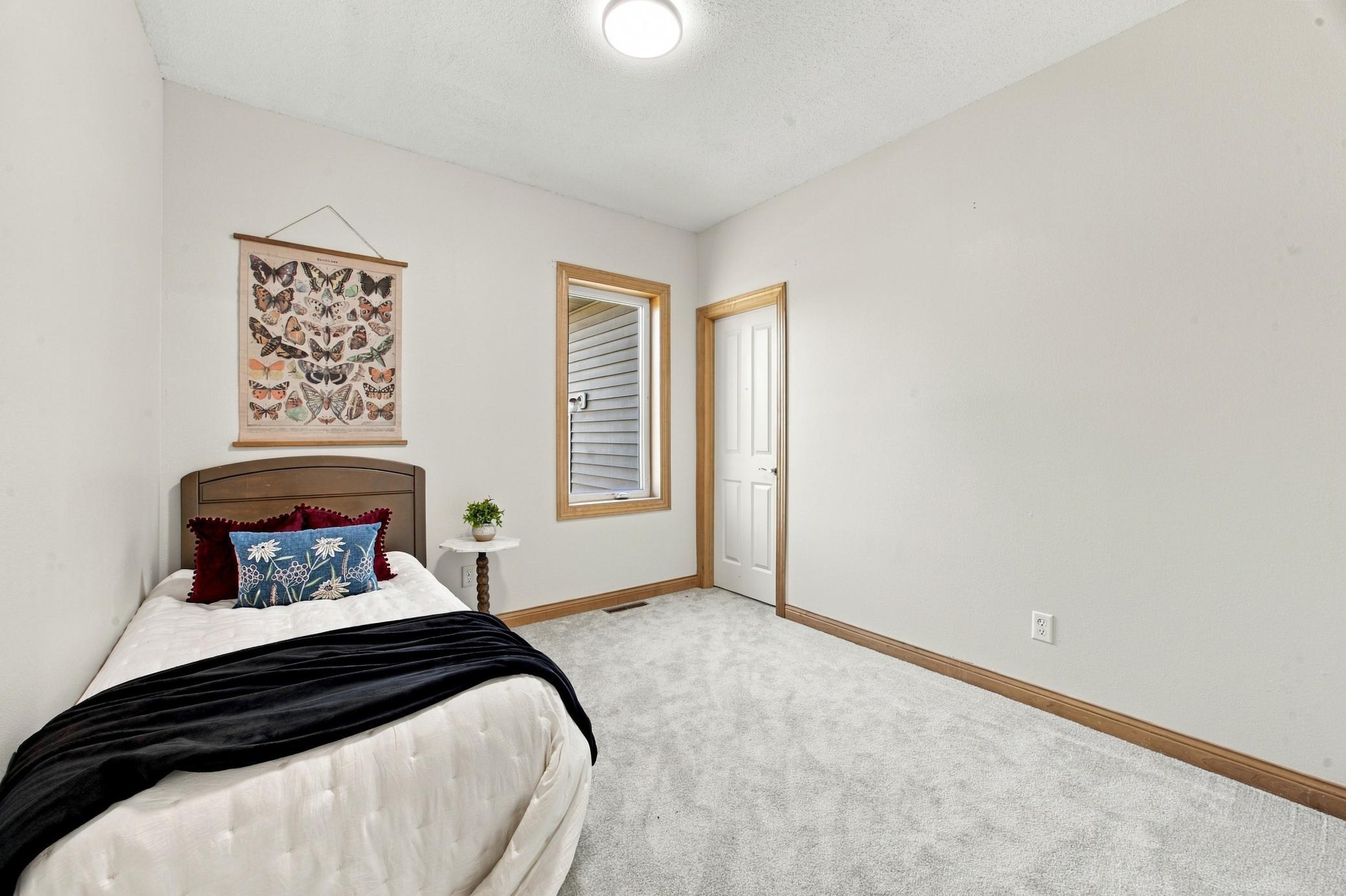 2003 single family home for sale at 718 N Sedona Drive in West Fargo, ND — 5 bed, 3 bath (photo 19 of 54)