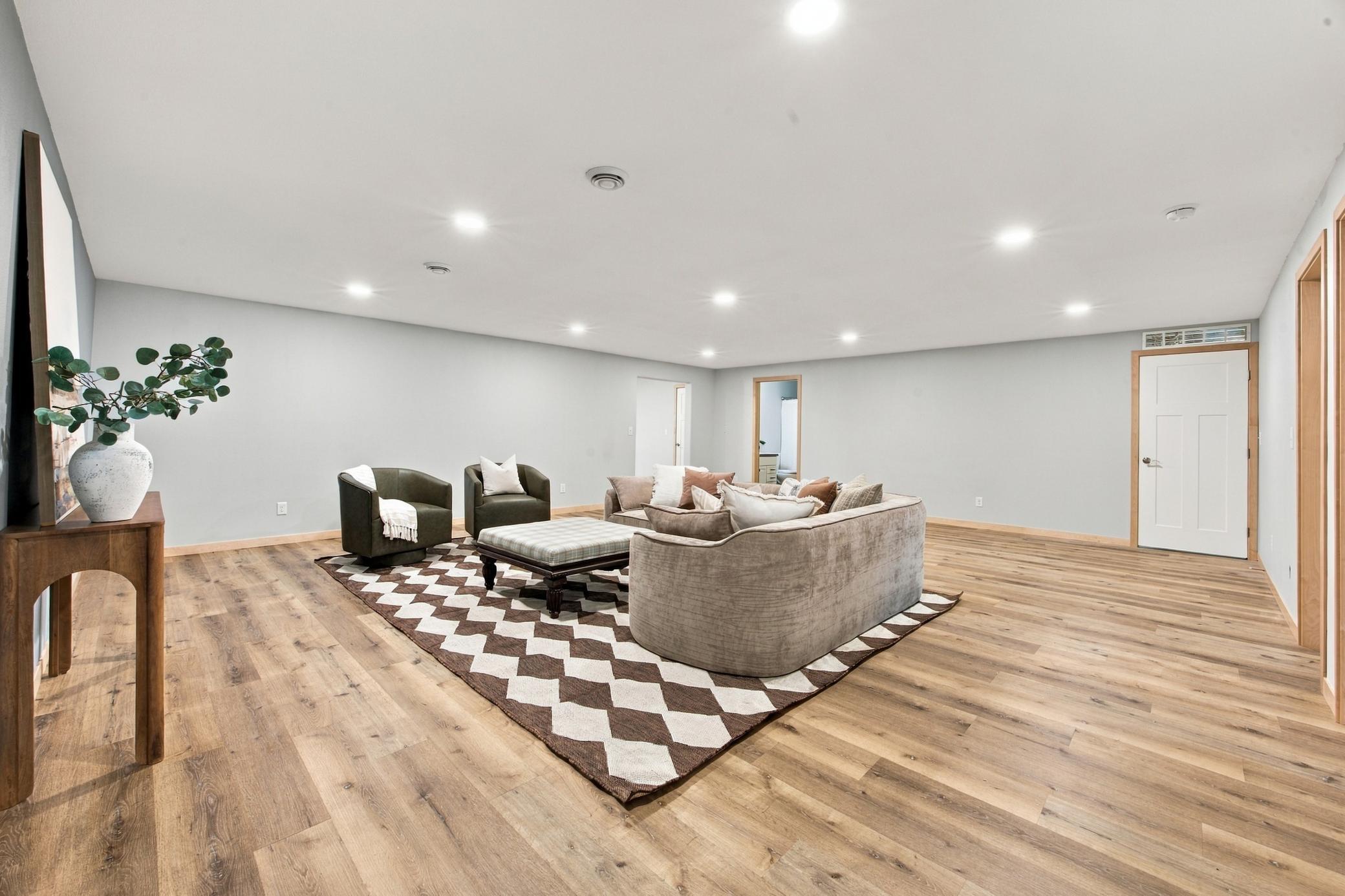 2003 single family home for sale at 718 N Sedona Drive in West Fargo, ND — 5 bed, 3 bath (photo 31 of 54)