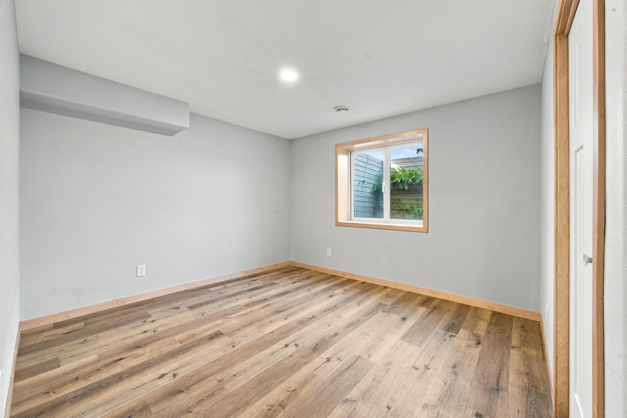 2003 single family home for sale at 718 N Sedona Drive in West Fargo, ND — 5 bed, 3 bath (photo 34 of 54)