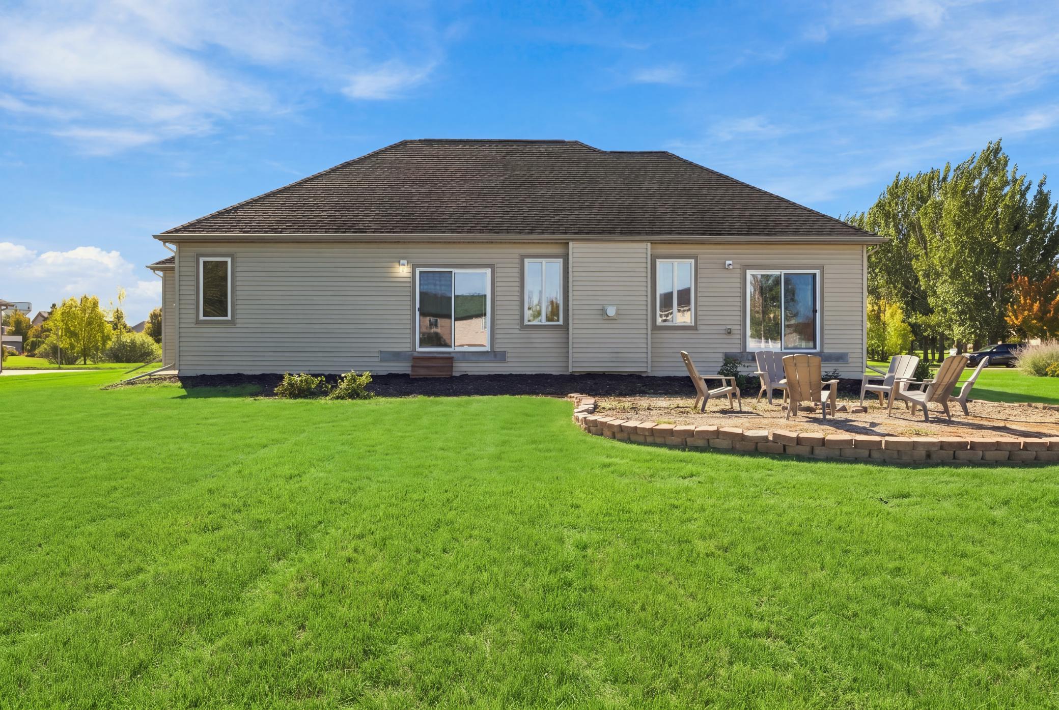 2003 single family home for sale at 718 N Sedona Drive in West Fargo, ND — 5 bed, 3 bath (photo 39 of 54)