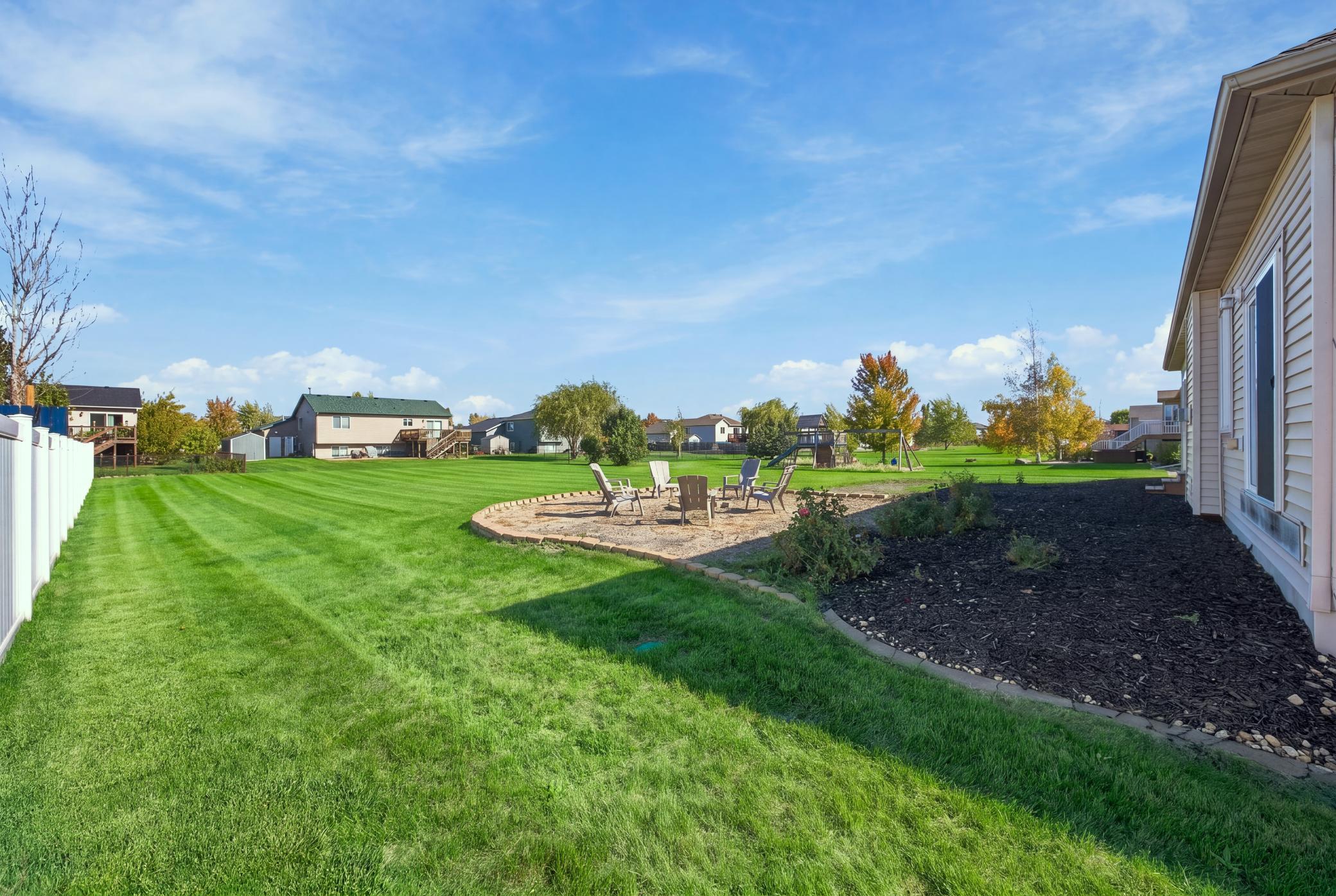2003 single family home for sale at 718 N Sedona Drive in West Fargo, ND — 5 bed, 3 bath (photo 40 of 54)