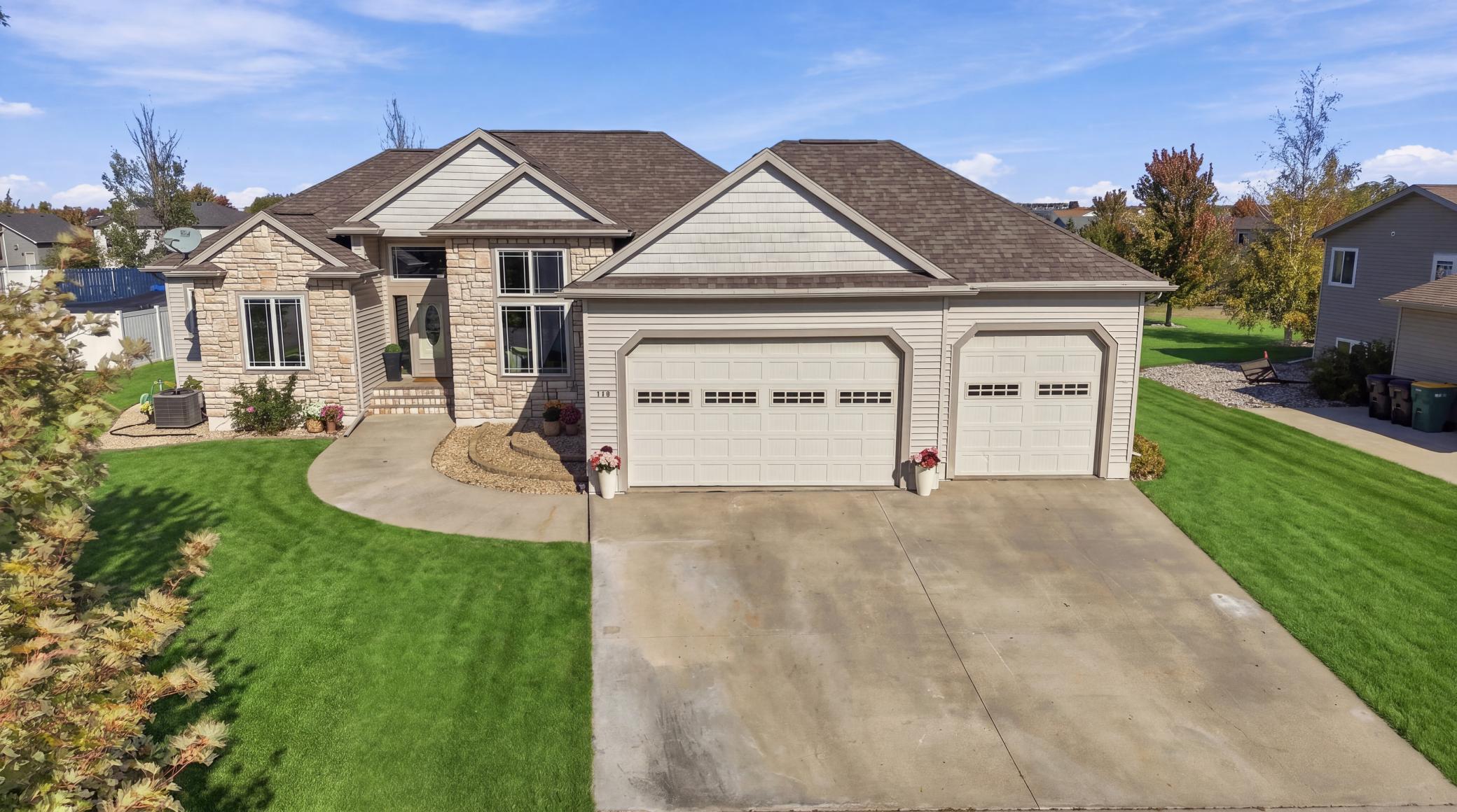 2003 single family home for sale at 718 N Sedona Drive in West Fargo, ND — 5 bed, 3 bath (photo 43 of 54)