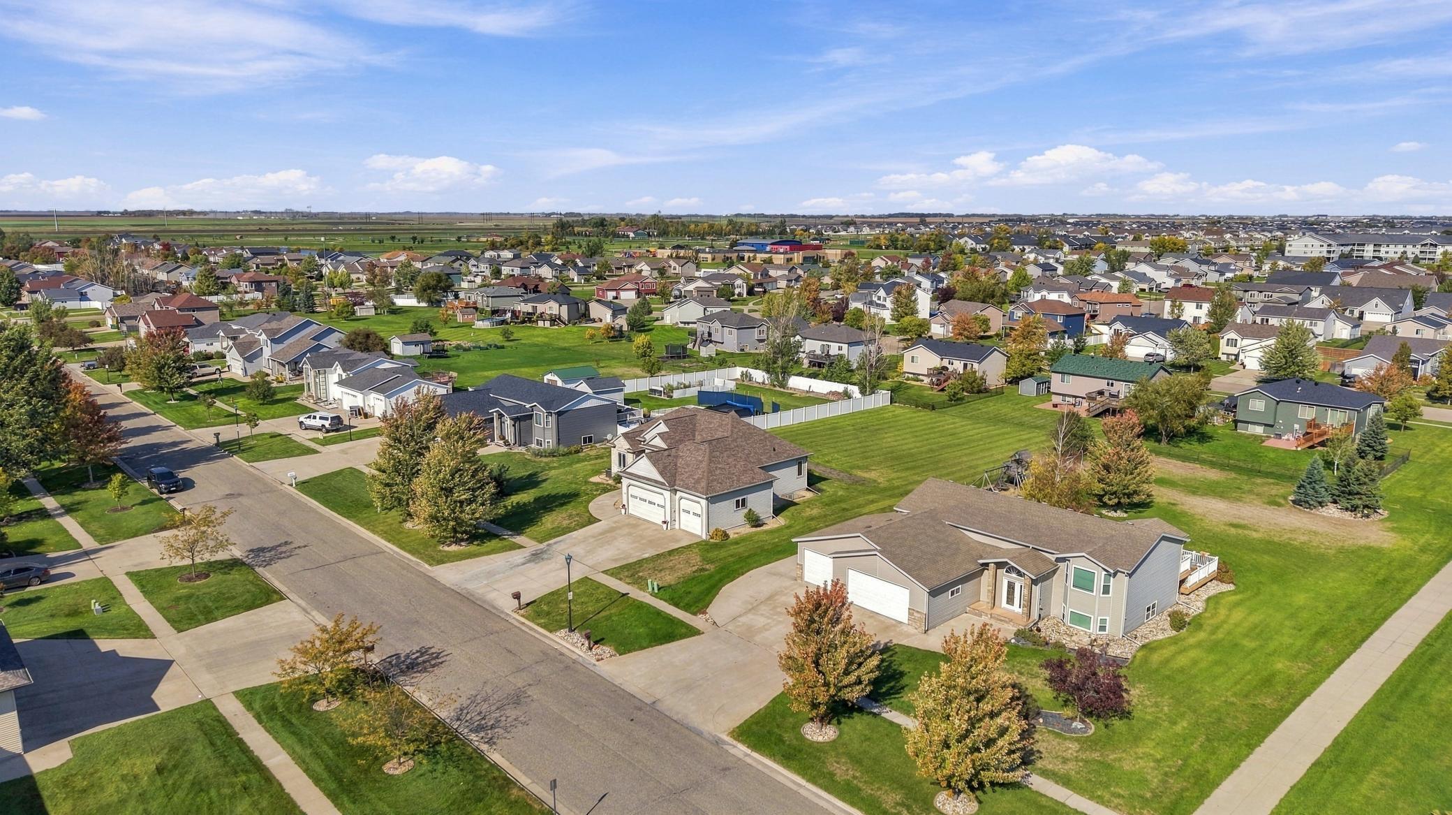 2003 single family home for sale at 718 N Sedona Drive in West Fargo, ND — 5 bed, 3 bath (photo 44 of 54)