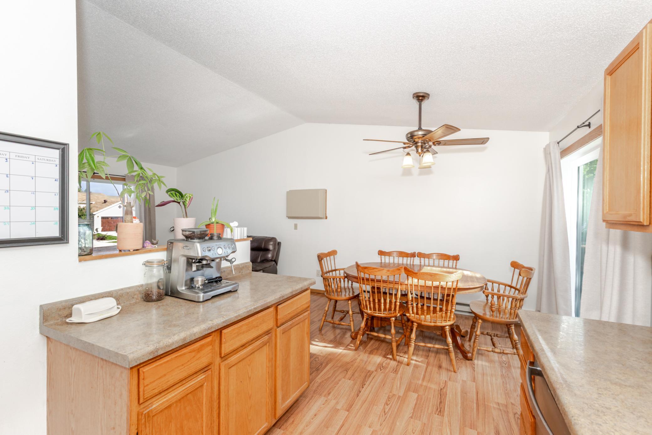 1999 single family home for sale at 5134 7th Lane S in Fargo, ND — 4 bed, 2 bath (photo 13 of 41)