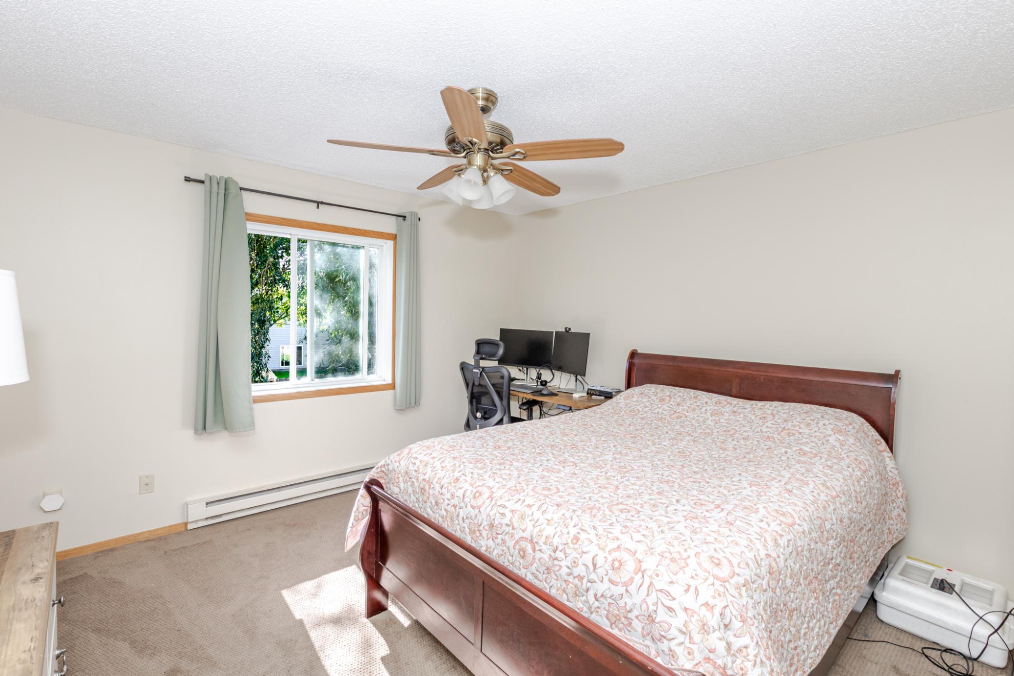 1999 single family home for sale at 5134 7th Lane S in Fargo, ND — 4 bed, 2 bath (photo 17 of 41)