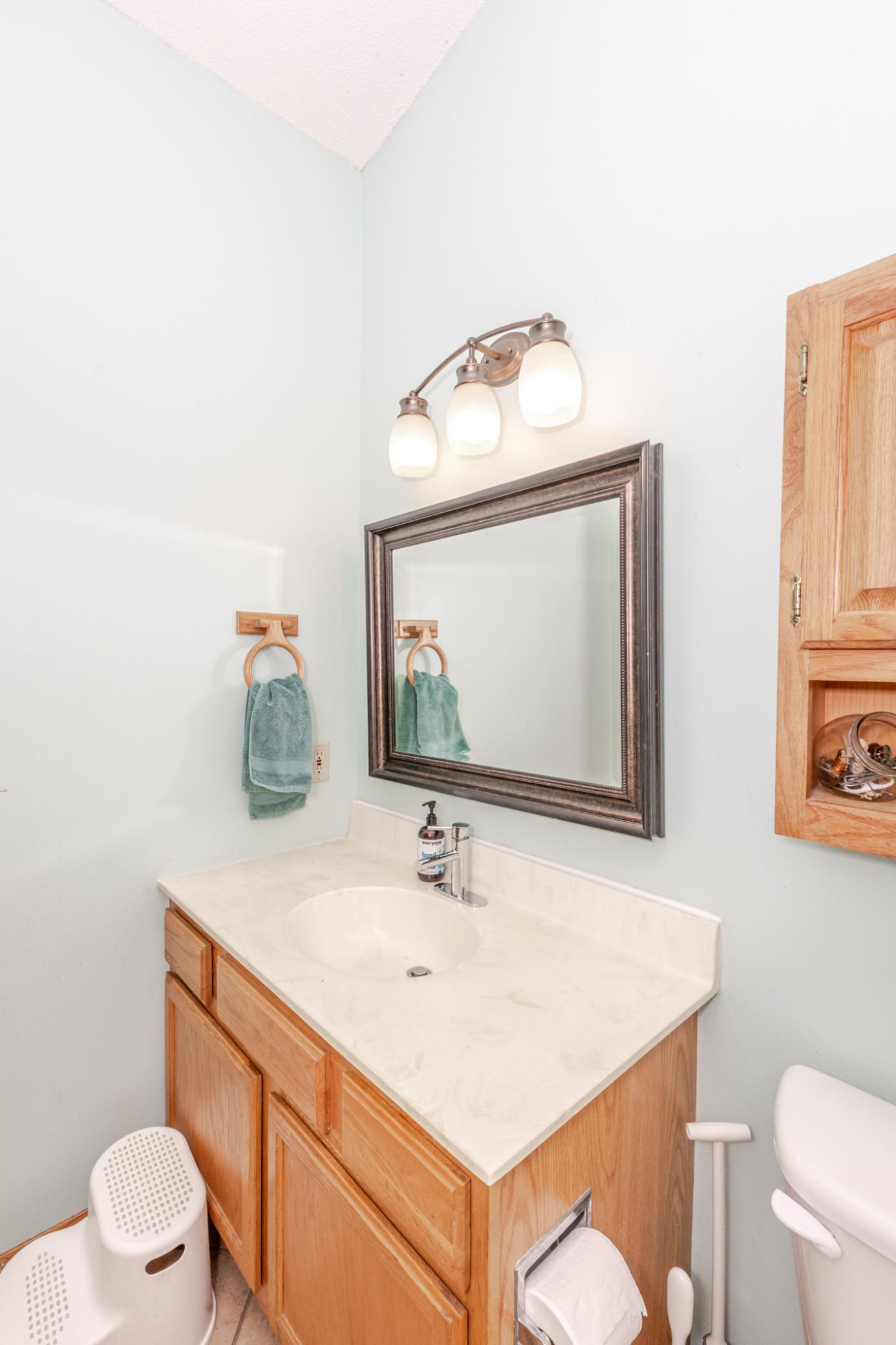 1999 single family home for sale at 5134 7th Lane S in Fargo, ND — 4 bed, 2 bath (photo 20 of 41)