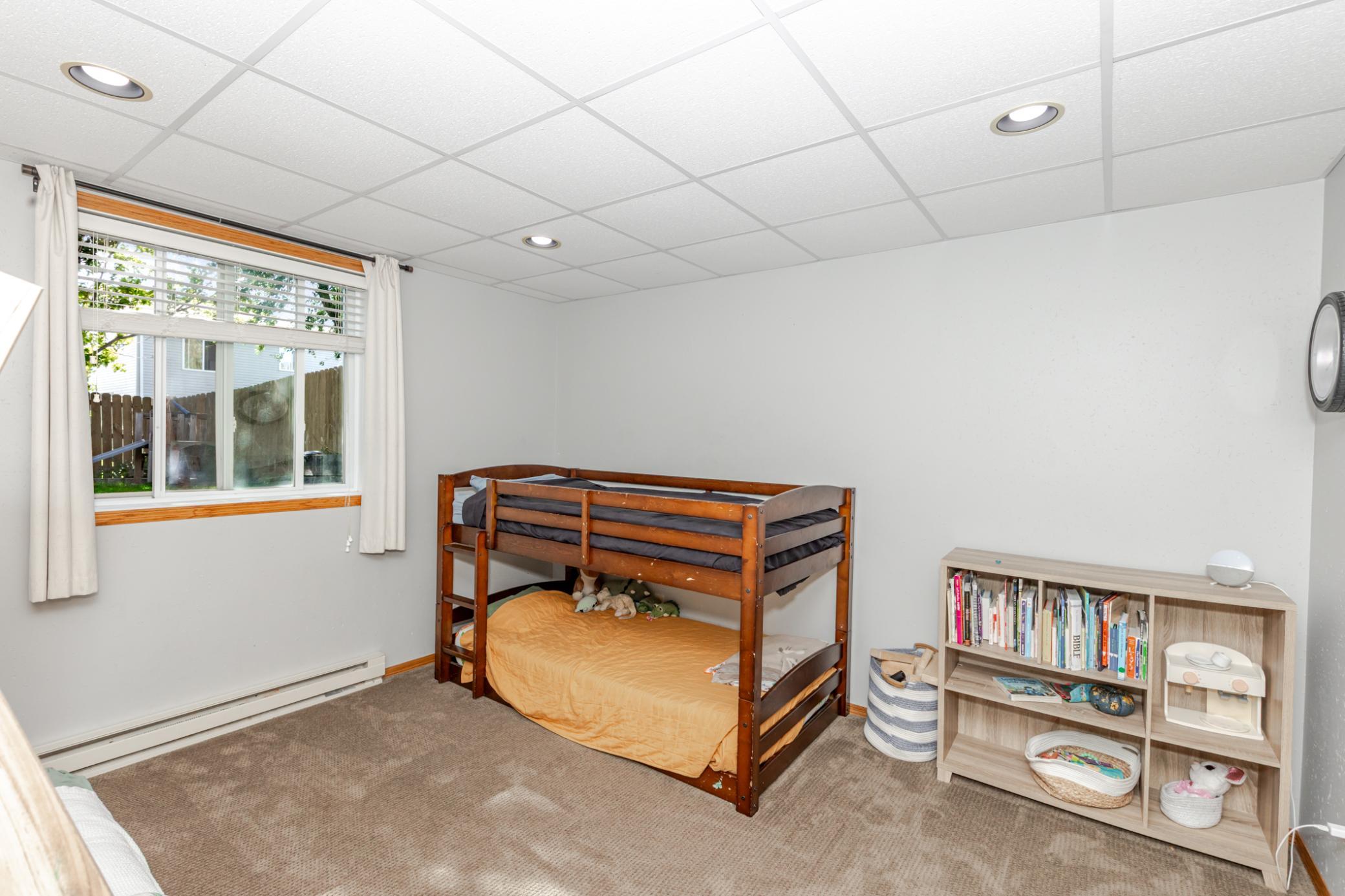 1999 single family home for sale at 5134 7th Lane S in Fargo, ND — 4 bed, 2 bath (photo 24 of 41)