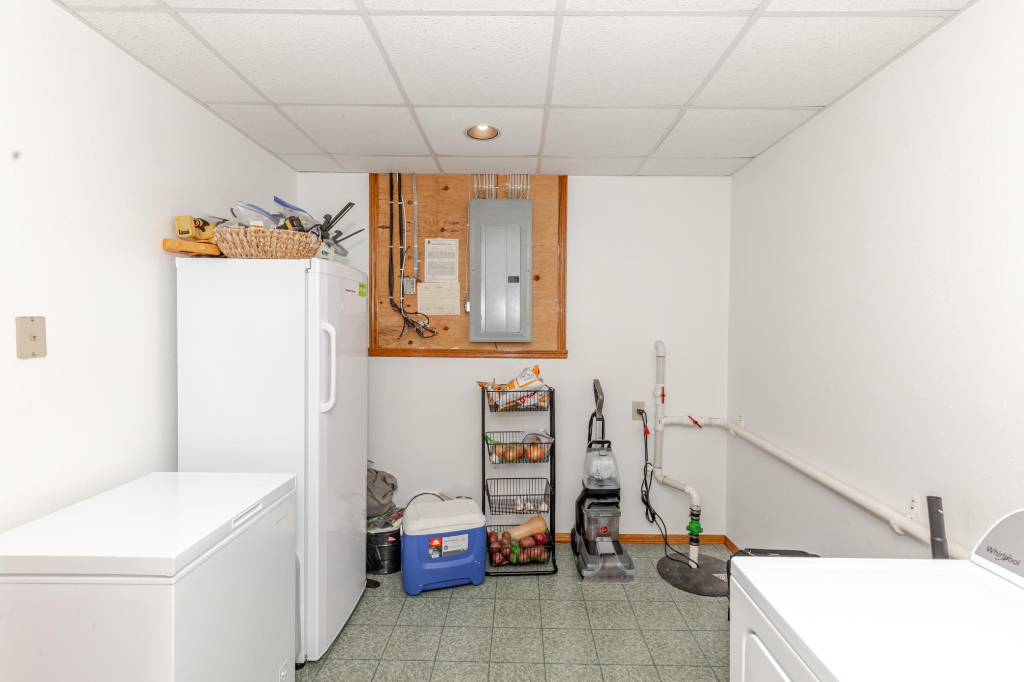 1999 single family home for sale at 5134 7th Lane S in Fargo, ND — 4 bed, 2 bath (photo 32 of 41)