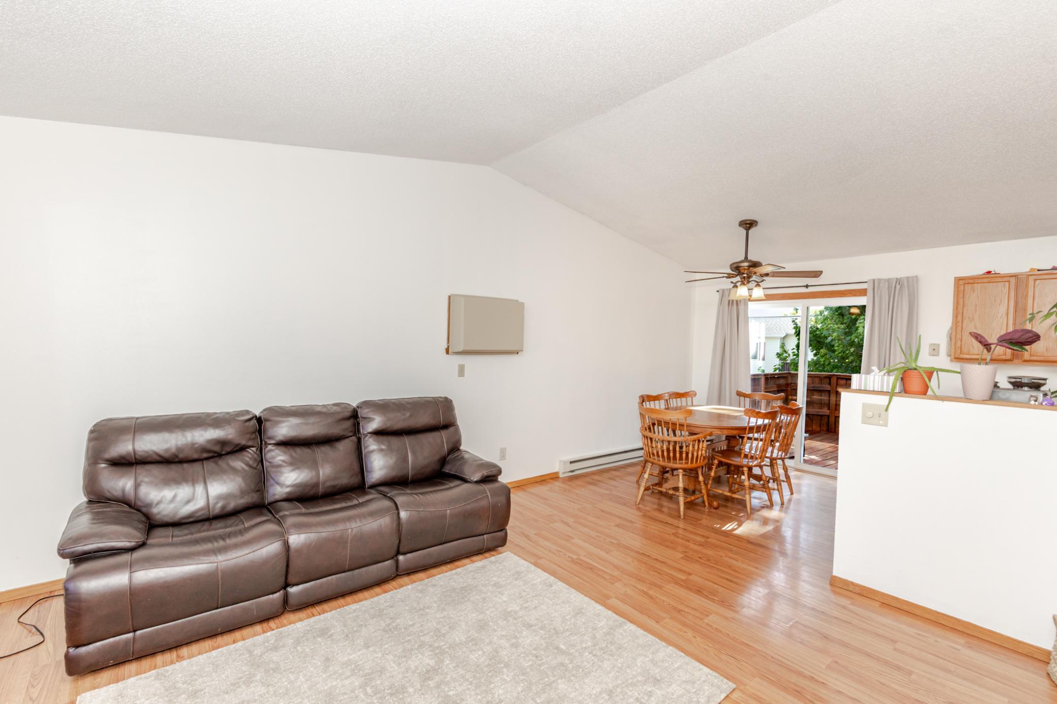 1999 single family home for sale at 5134 7th Lane S in Fargo, ND — 4 bed, 2 bath (photo 7 of 41)