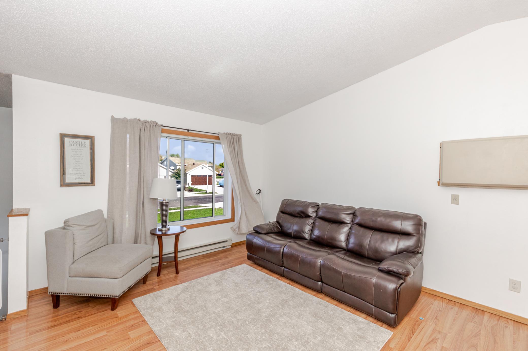 1999 single family home for sale at 5134 7th Lane S in Fargo, ND — 4 bed, 2 bath (photo 8 of 41)