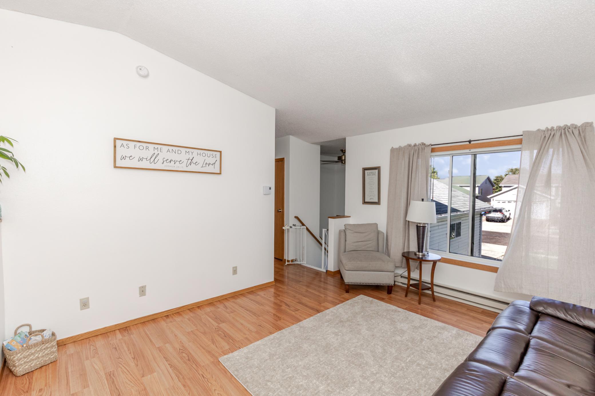 1999 single family home for sale at 5134 7th Lane S in Fargo, ND — 4 bed, 2 bath (photo 9 of 41)