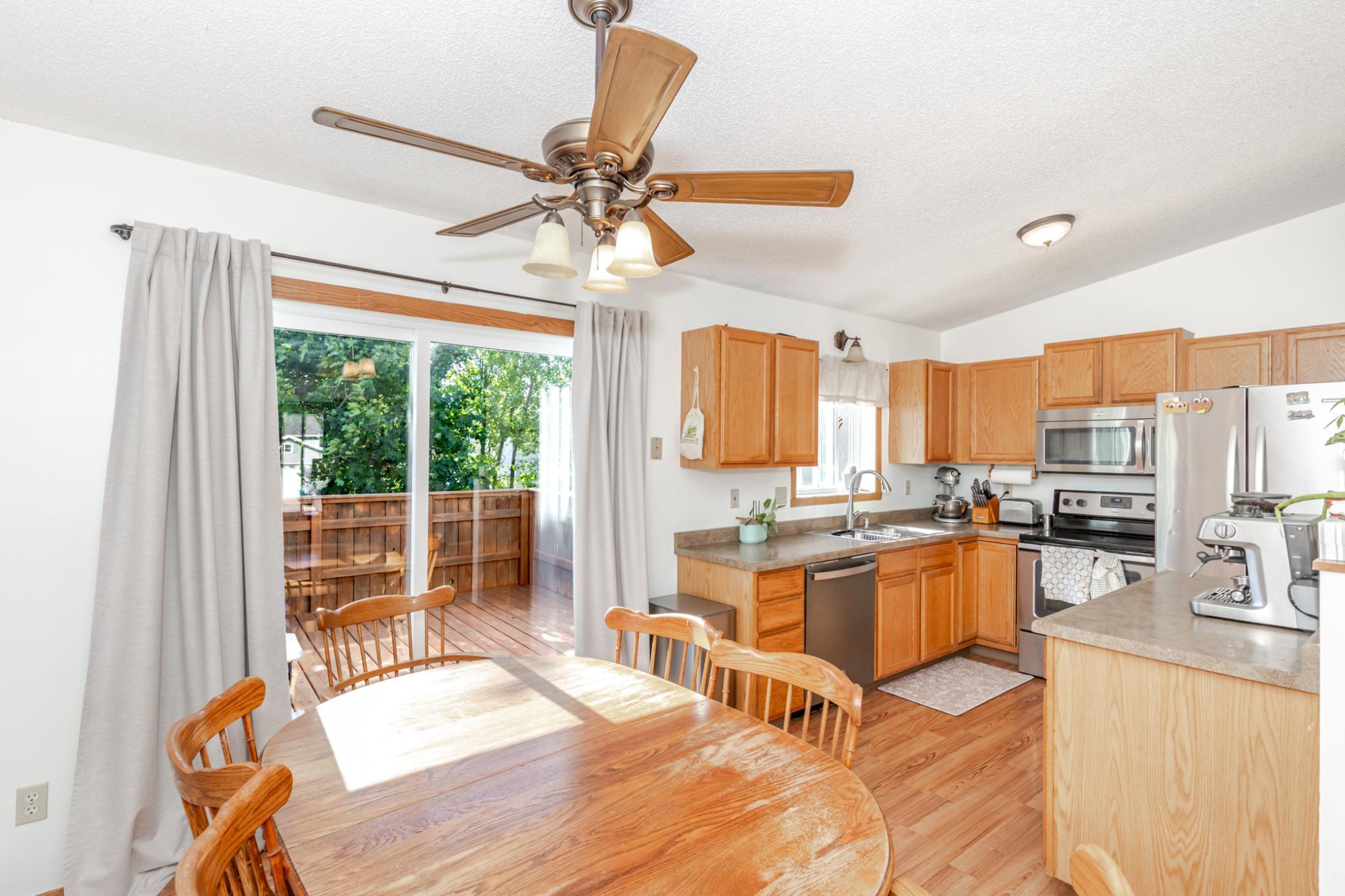 1999 single family home for sale at 5134 7th Lane S in Fargo, ND — 4 bed, 2 bath (photo 10 of 41)