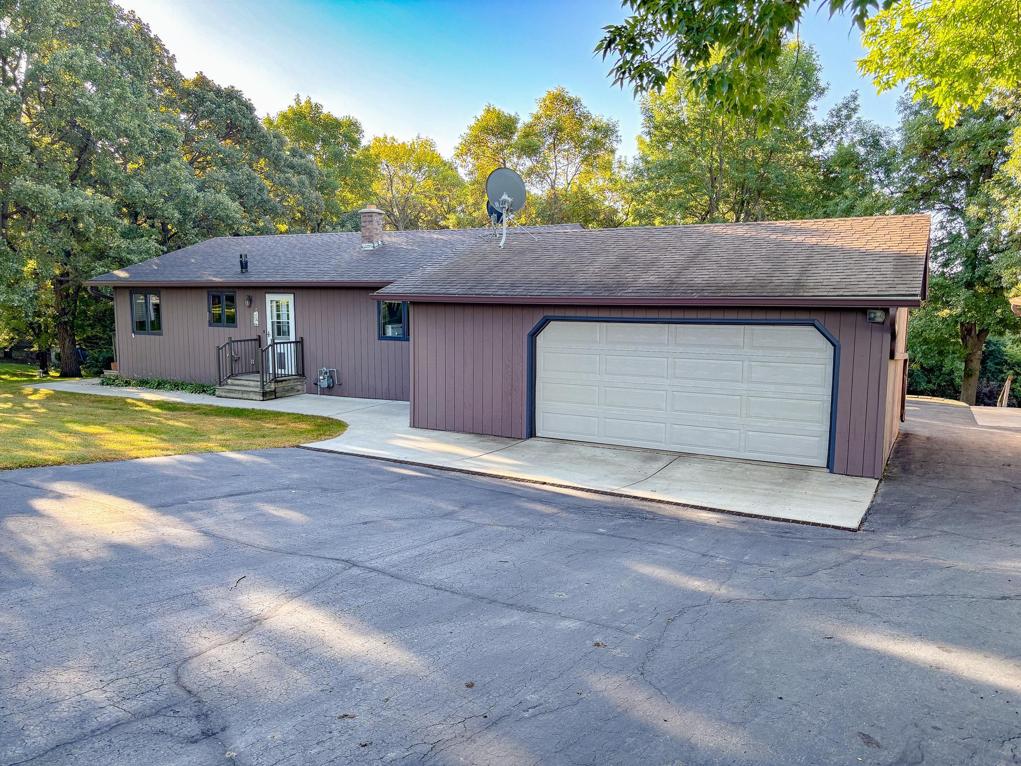 1983 single family home for sale at 510 Woodland Trail in Fergus Falls, MN — 3 bed, 2 bath (photo 33 of 59)