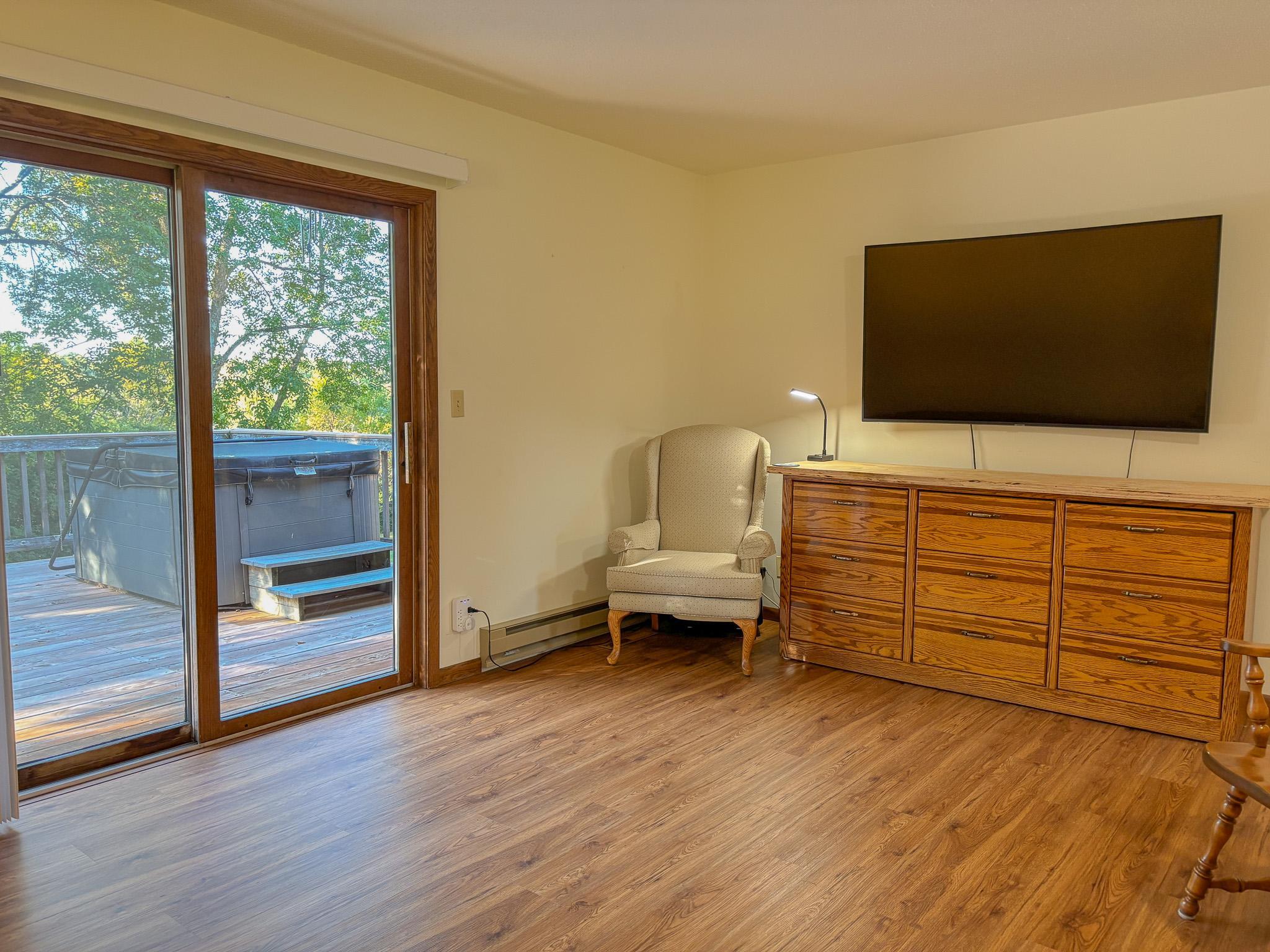 1983 single family home for sale at 510 Woodland Trail in Fergus Falls, MN — 3 bed, 2 bath (photo 6 of 59)