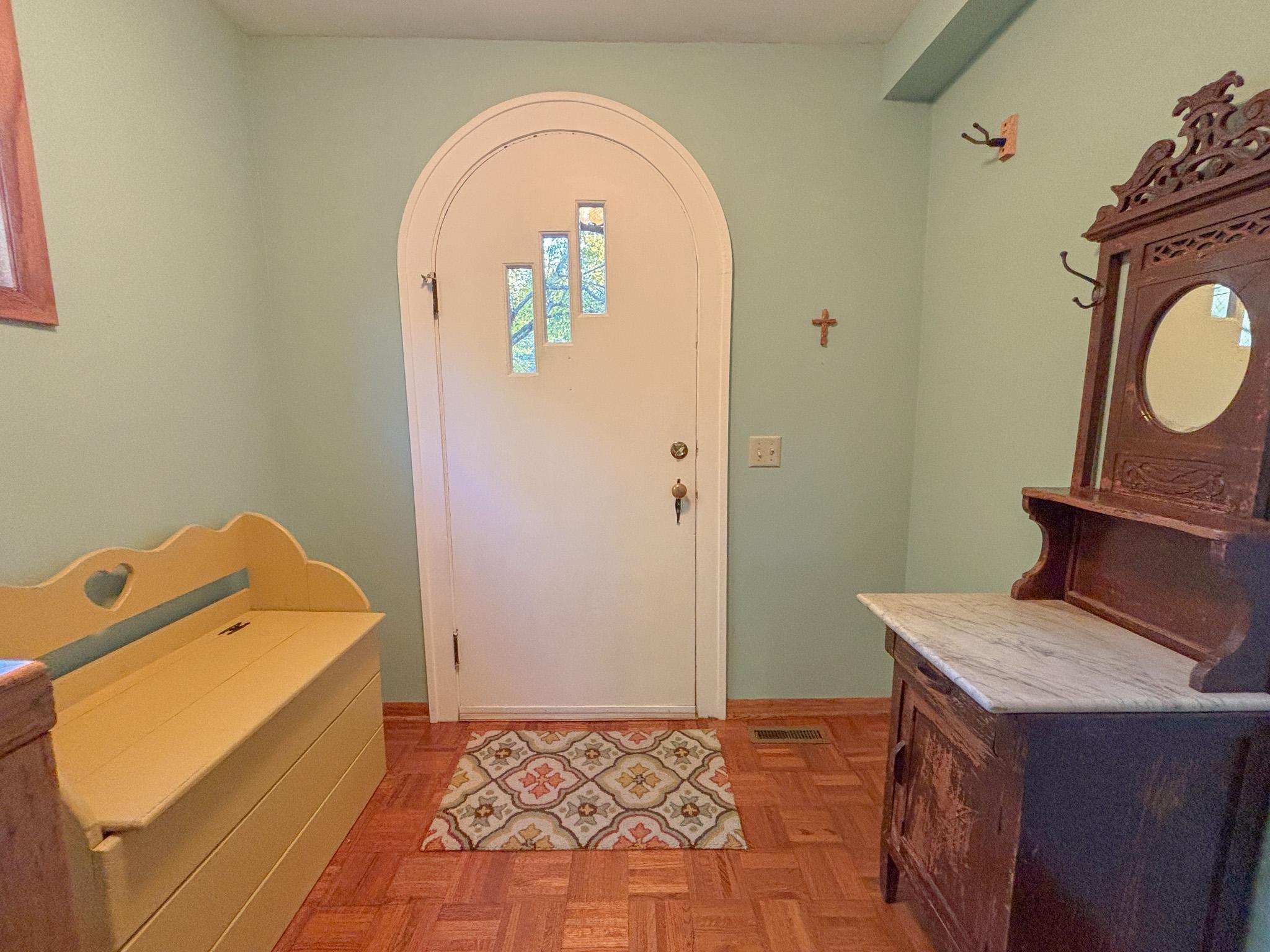 1930 single family home for sale at 314 W Spruce Street in Fergus Falls, MN — 3 bed, 4 bath (photo 2 of 63)
