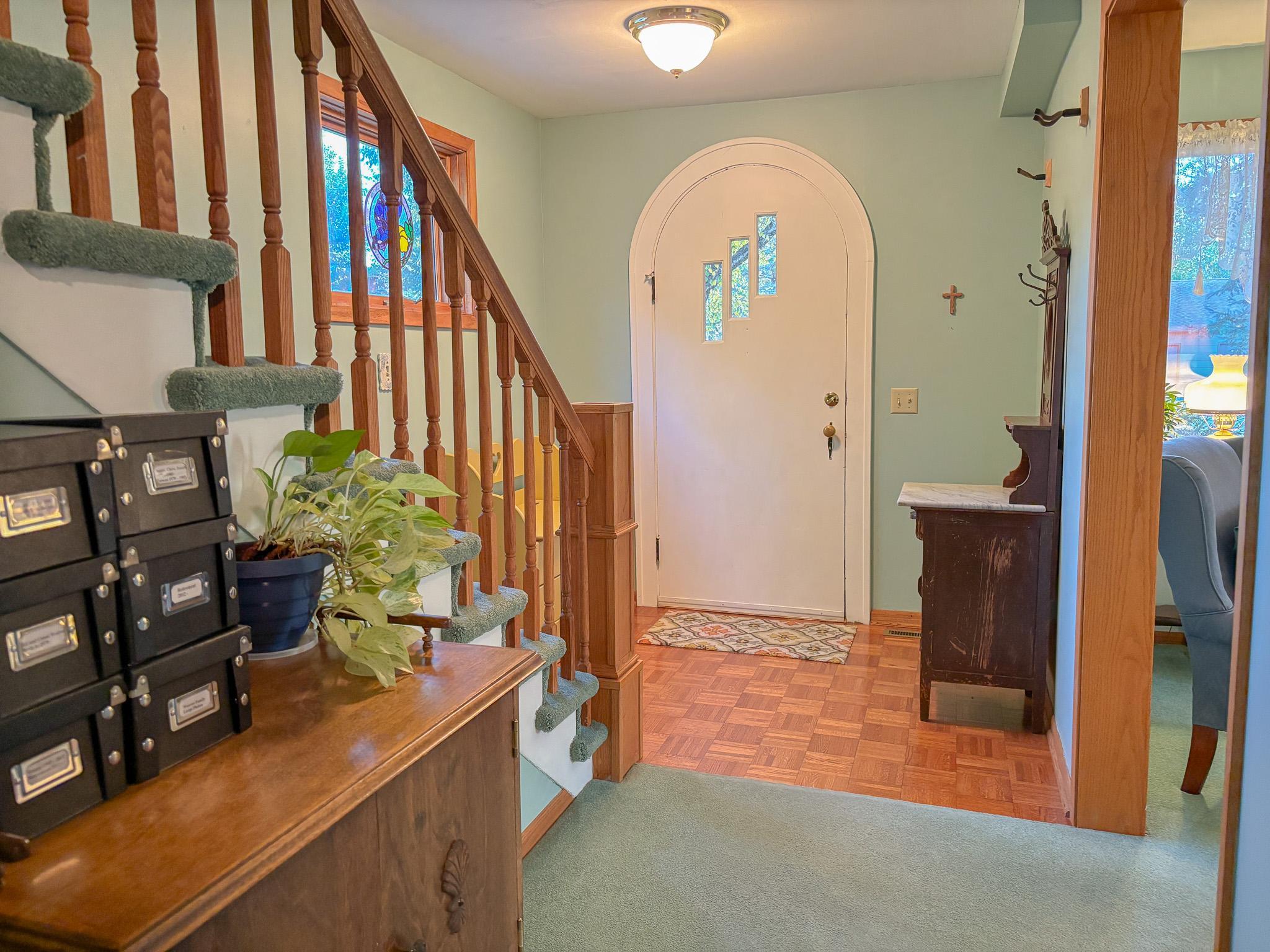 1930 single family home for sale at 314 W Spruce Street in Fergus Falls, MN — 3 bed, 4 bath (photo 3 of 63)