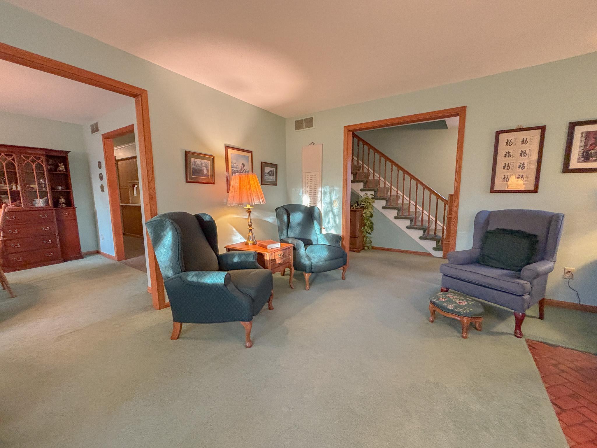 1930 single family home for sale at 314 W Spruce Street in Fergus Falls, MN — 3 bed, 4 bath (photo 5 of 63)