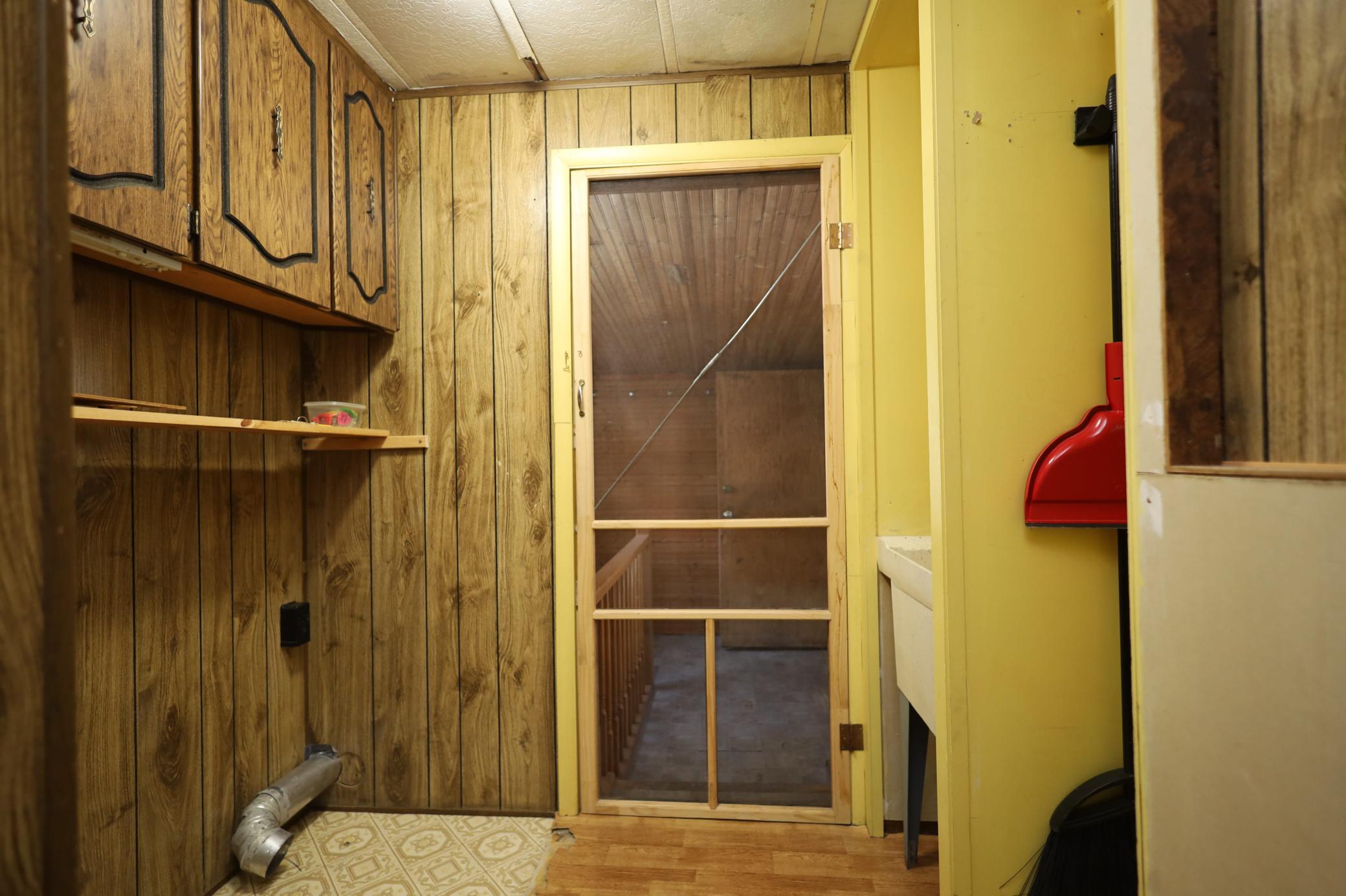 1978 single family home for sale at 798 2nd Street NE in Hillsboro, ND — 3 bed, 2 bath (photo 18 of 29)