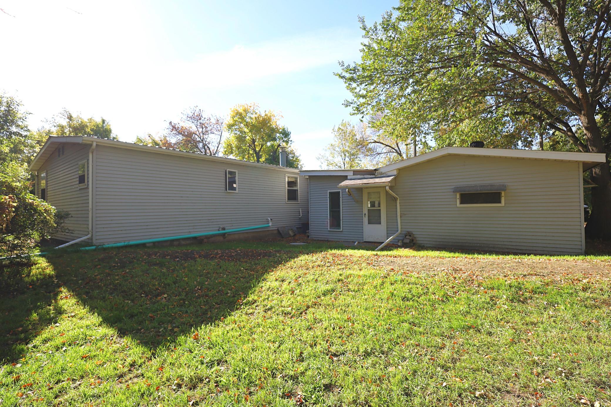 1978 single family home for sale at 798 2nd Street NE in Hillsboro, ND — 3 bed, 2 bath (photo 25 of 29)
