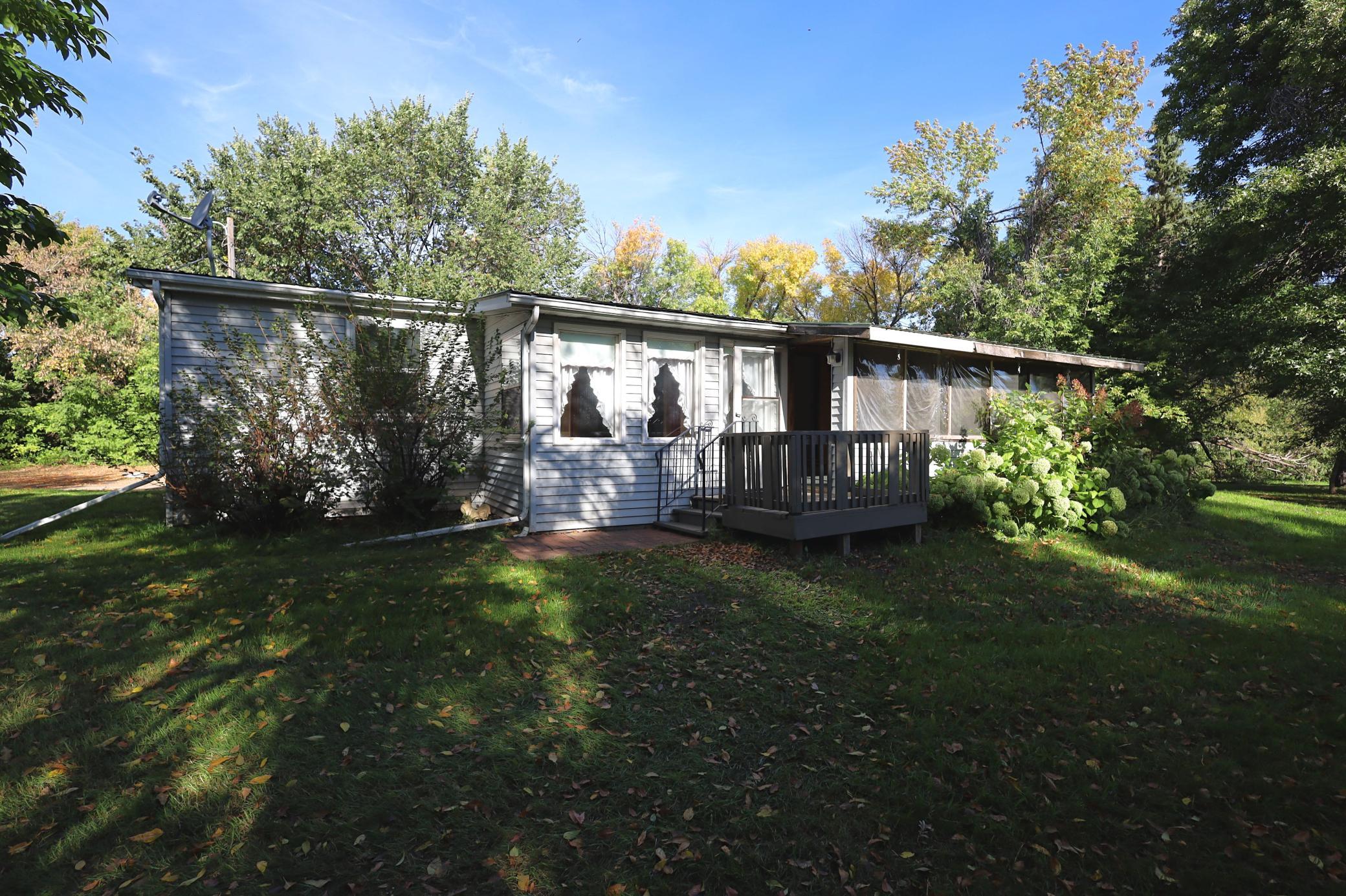 1978 single family home for sale at 798 2nd Street NE in Hillsboro, ND — 3 bed, 2 bath (photo 26 of 29)