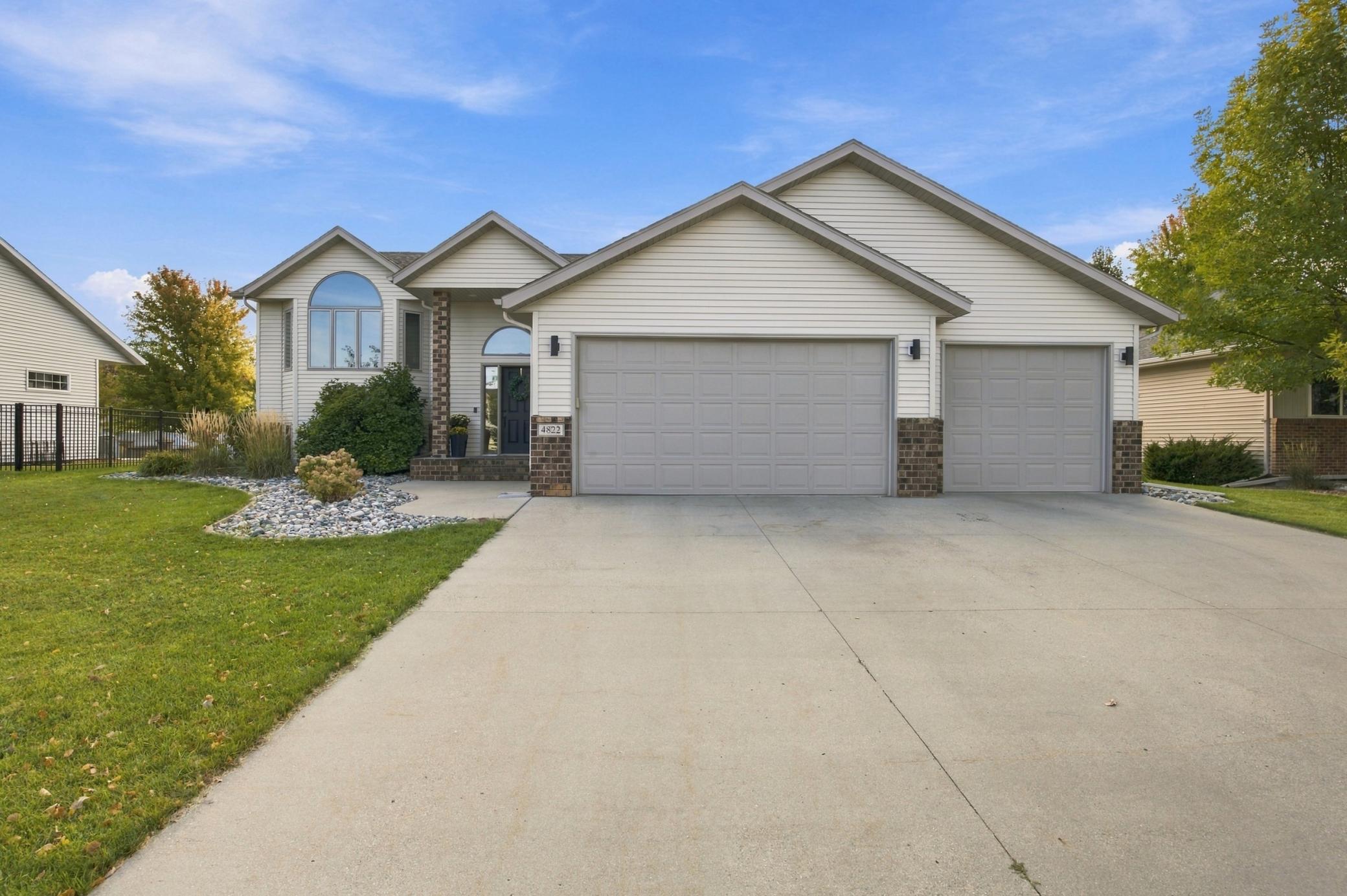 2006 single family home for sale at 4822 43rd Street S in Fargo, ND — 4 bed, 3 bath