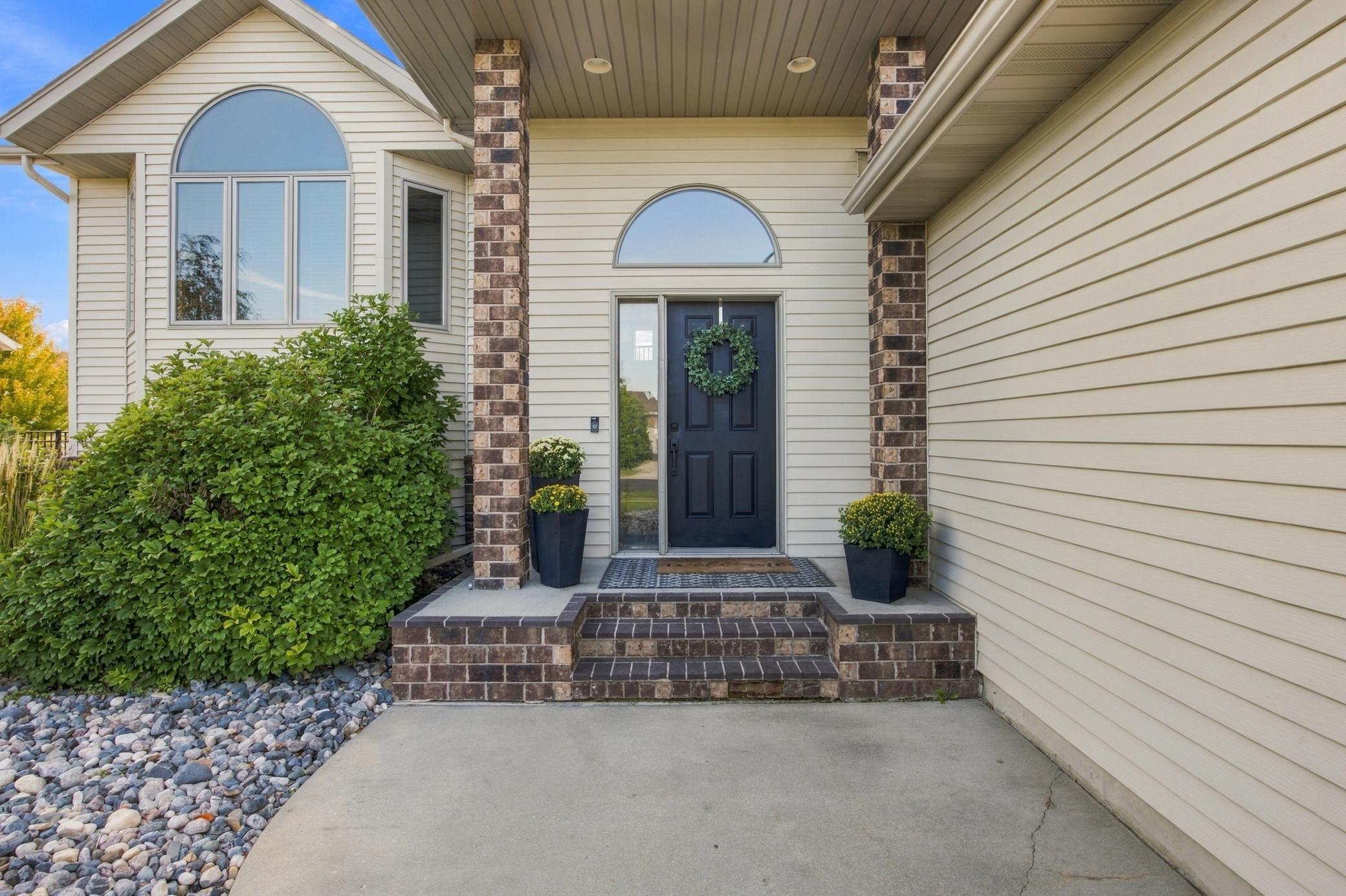 2006 single family home for sale at 4822 43rd Street S in Fargo, ND — 4 bed, 3 bath (photo 3 of 37)