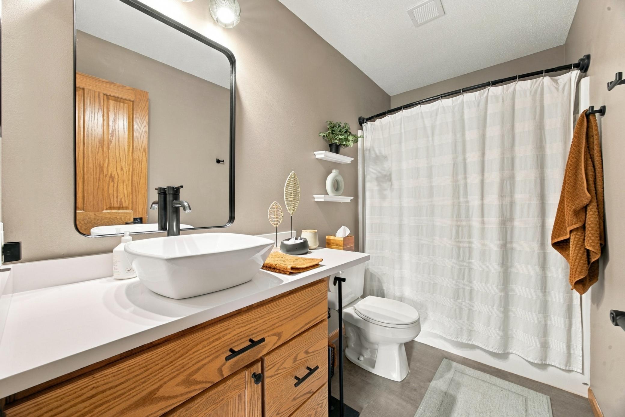 2006 single family home for sale at 4822 43rd Street S in Fargo, ND — 4 bed, 3 bath (photo 24 of 37)