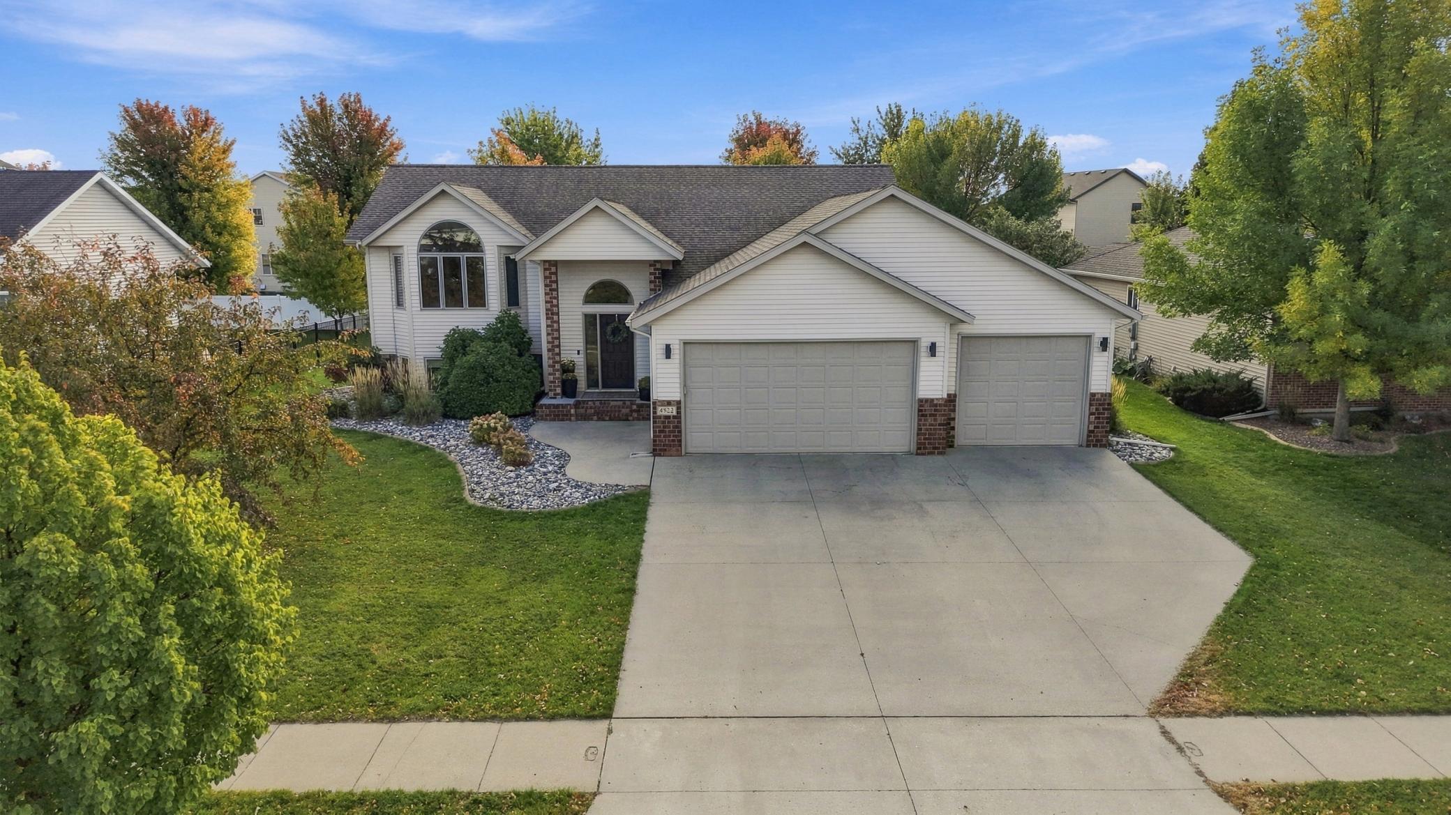 2006 single family home for sale at 4822 43rd Street S in Fargo, ND — 4 bed, 3 bath (photo 28 of 37)