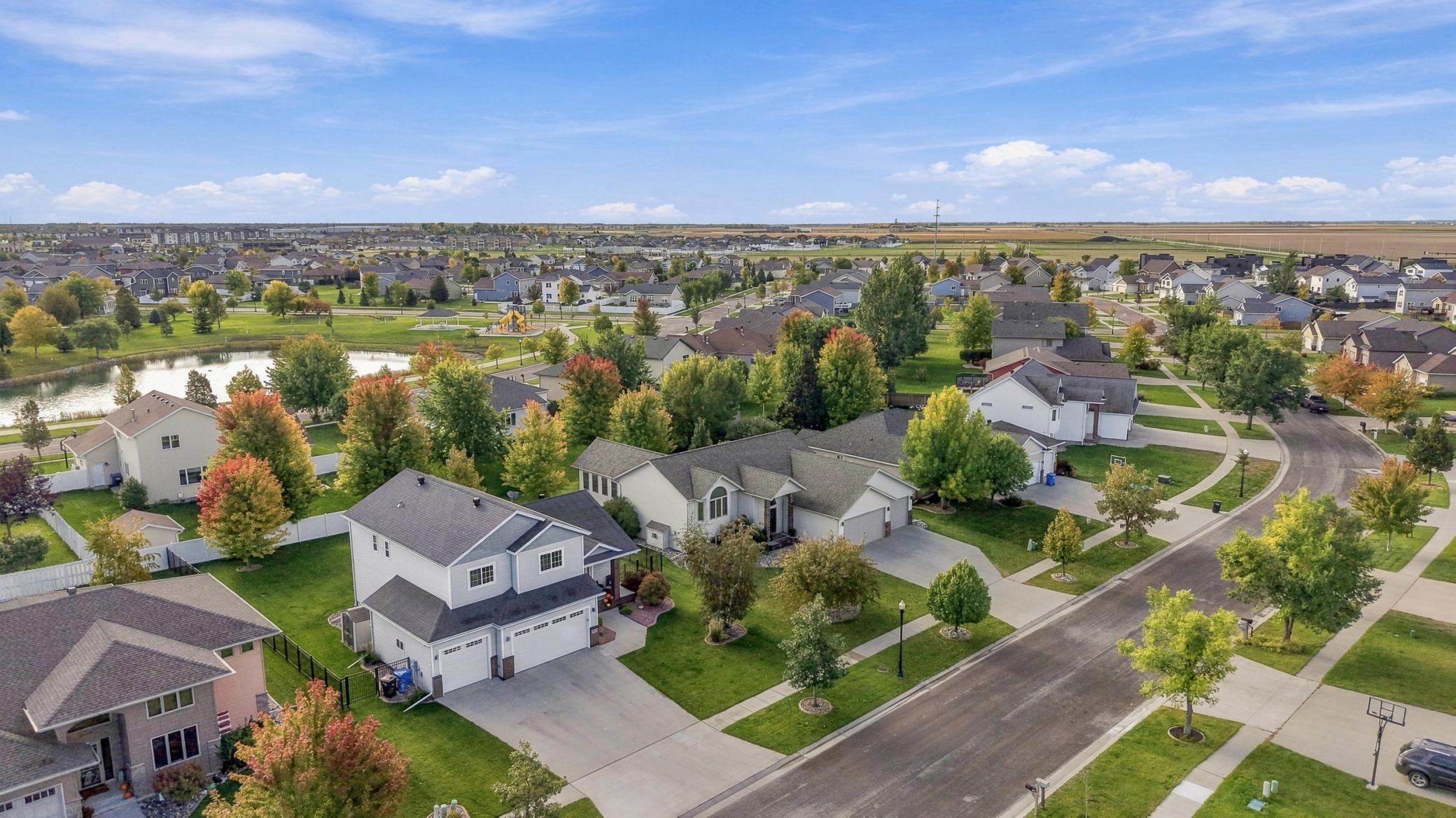 2006 single family home for sale at 4822 43rd Street S in Fargo, ND — 4 bed, 3 bath (photo 30 of 37)