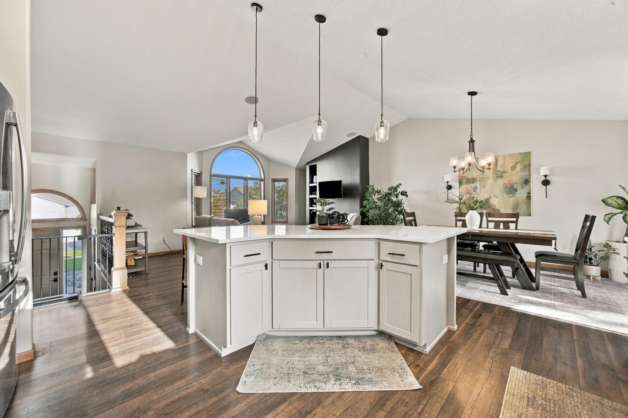 2006 single family home for sale at 4822 43rd Street S in Fargo, ND — 4 bed, 3 bath (photo 9 of 37)