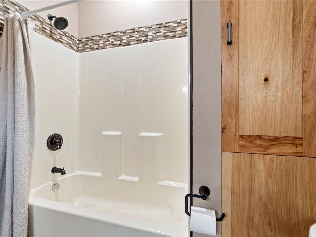 2022 single family home for sale at 22603 Retirement Lane in Deerwood, MN — 2 bed, 1 bath (photo 15 of 40)