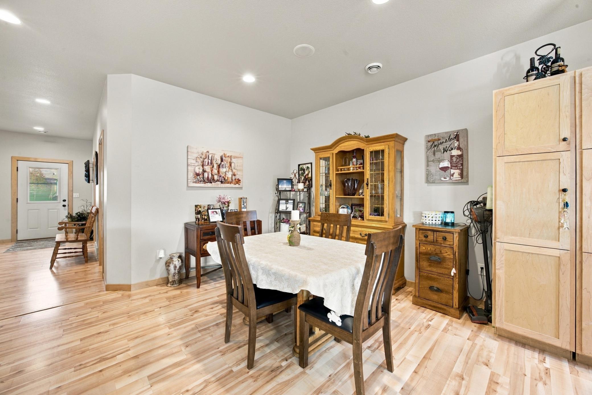 2014 twin home for sale at 3527 23rd Avenue S in Moorhead, MN — 3 bed, 2 bath (photo 11 of 39)