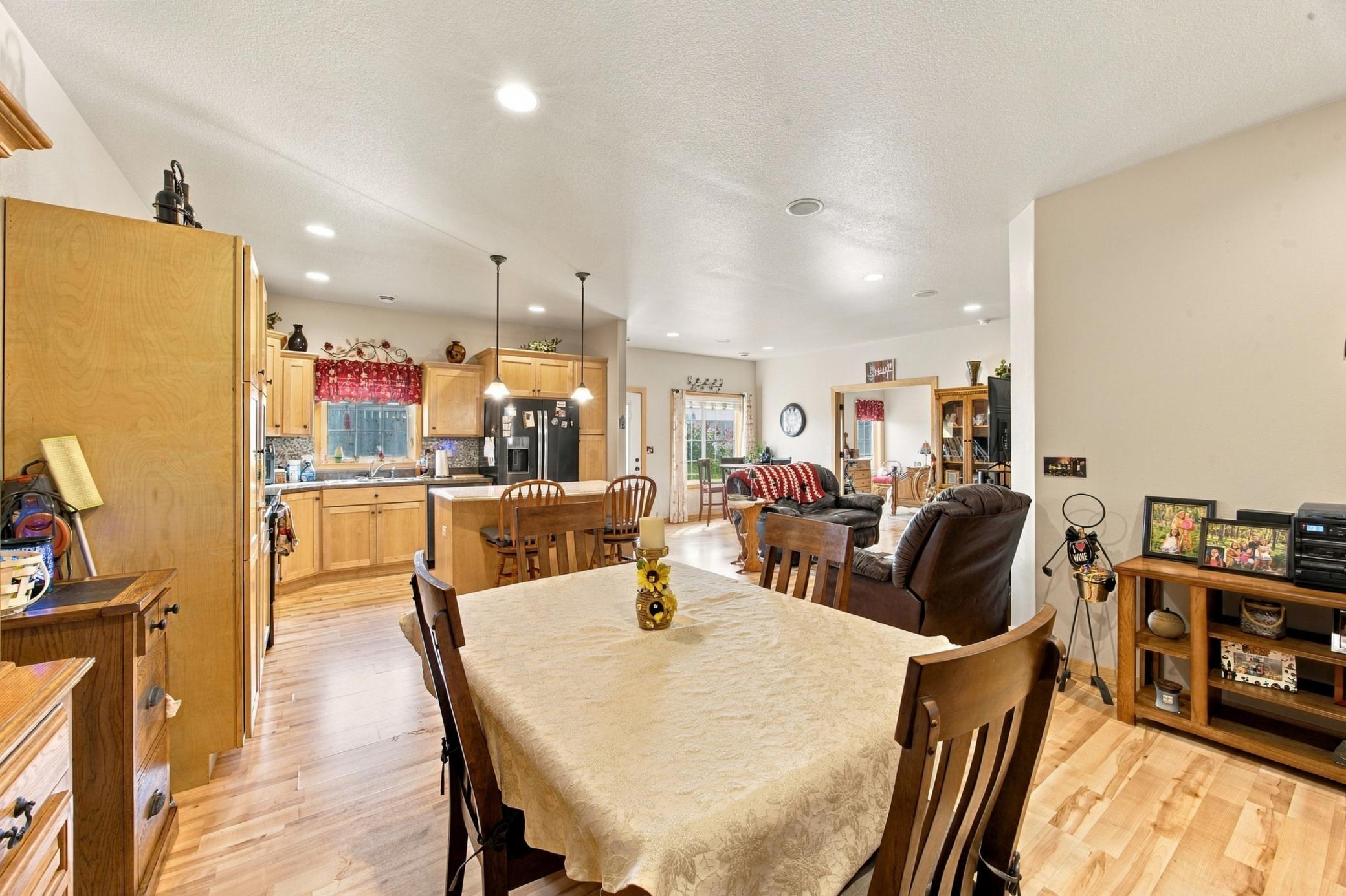 2014 twin home for sale at 3527 23rd Avenue S in Moorhead, MN — 3 bed, 2 bath (photo 13 of 39)