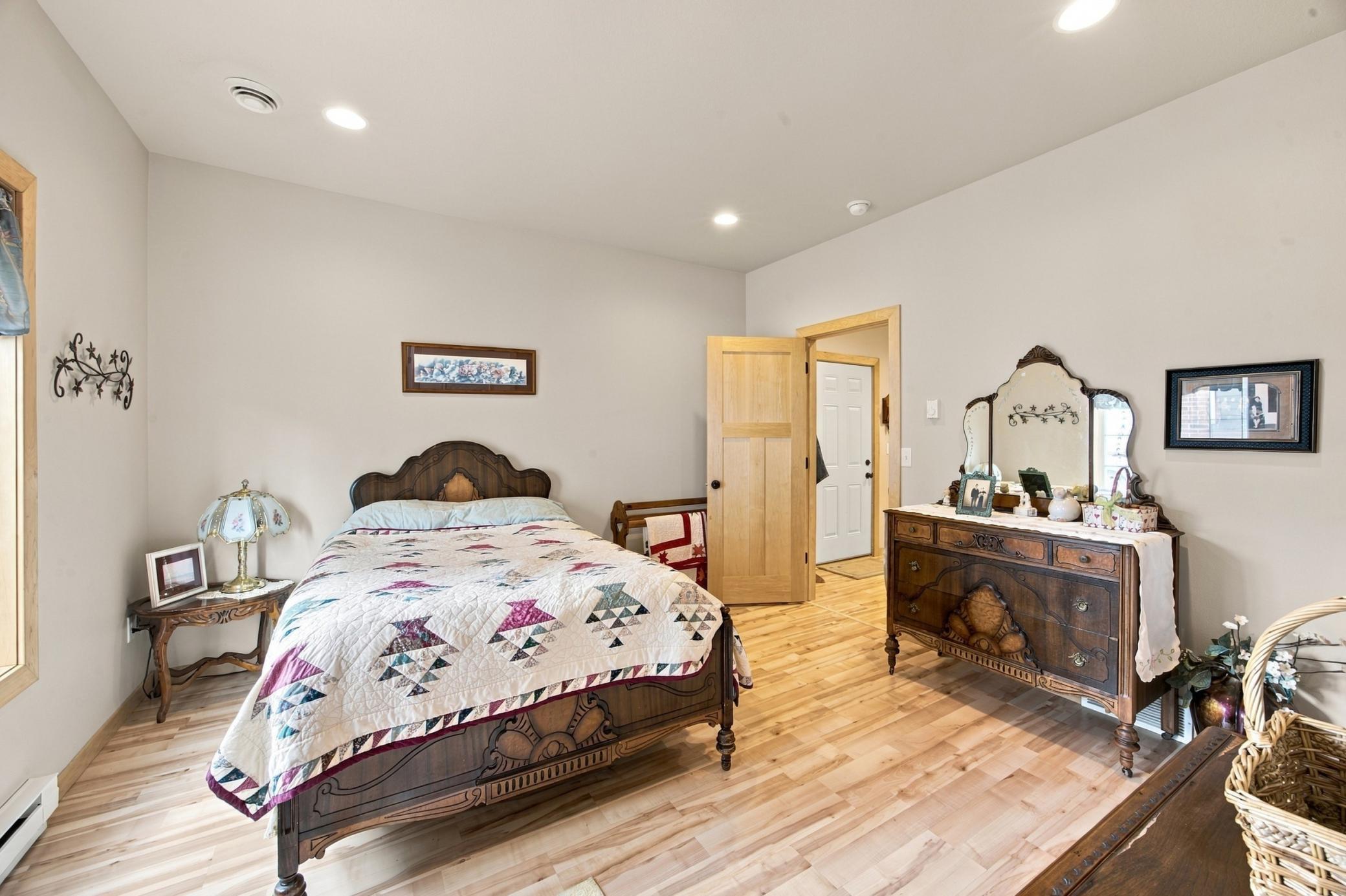 2014 twin home for sale at 3527 23rd Avenue S in Moorhead, MN — 3 bed, 2 bath (photo 19 of 39)