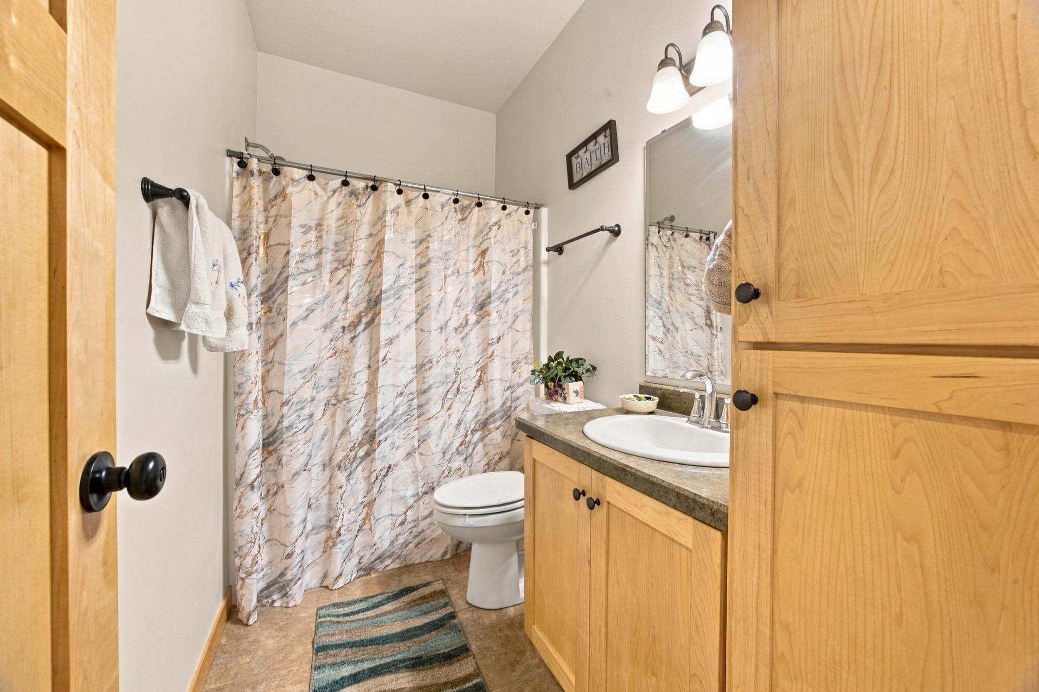2014 twin home for sale at 3527 23rd Avenue S in Moorhead, MN — 3 bed, 2 bath (photo 22 of 39)