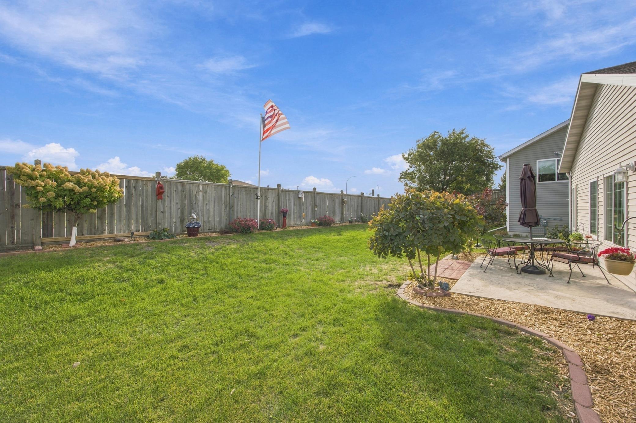 2014 twin home for sale at 3527 23rd Avenue S in Moorhead, MN — 3 bed, 2 bath (photo 26 of 39)