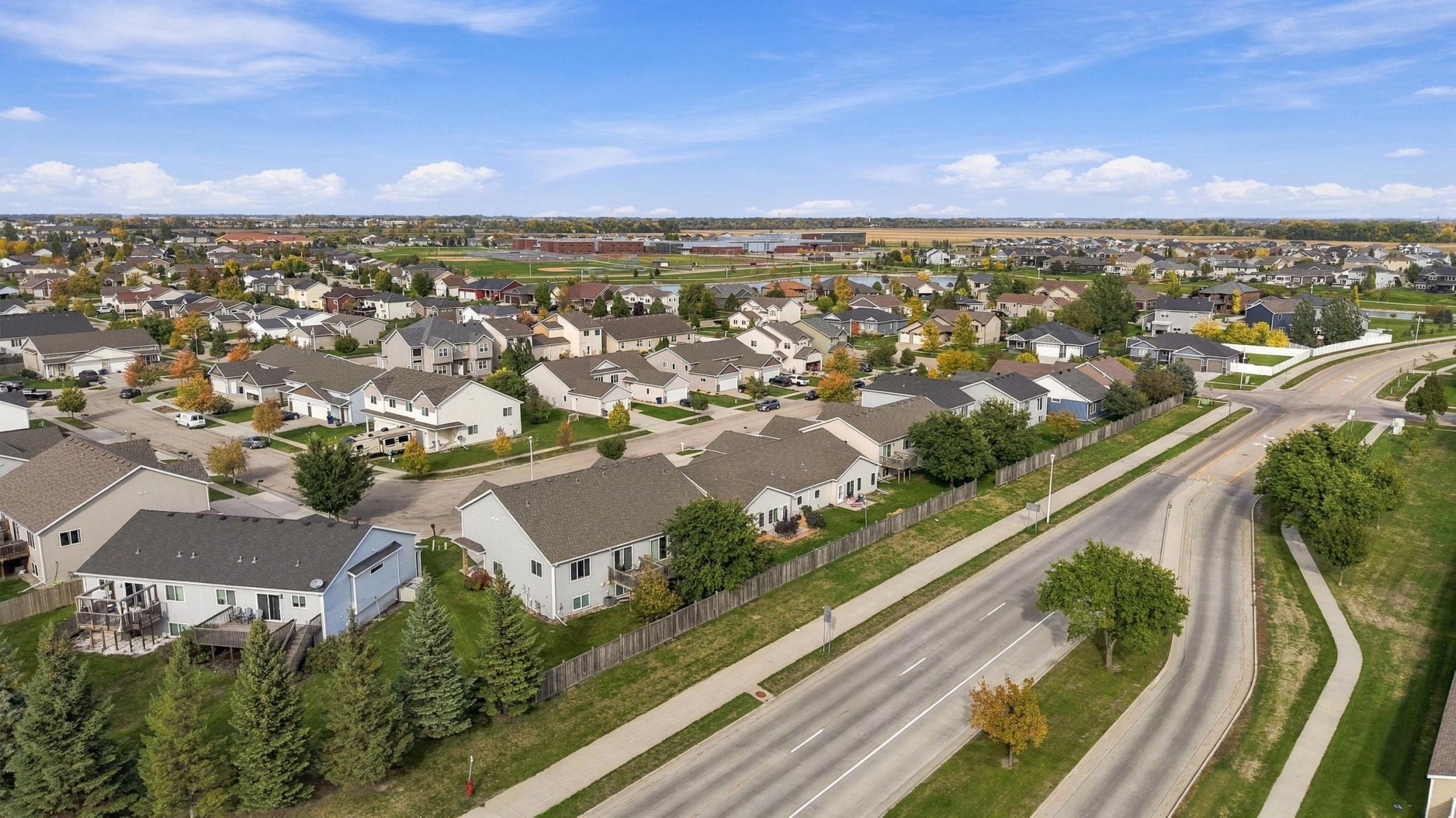 2014 twin home for sale at 3527 23rd Avenue S in Moorhead, MN — 3 bed, 2 bath (photo 32 of 39)